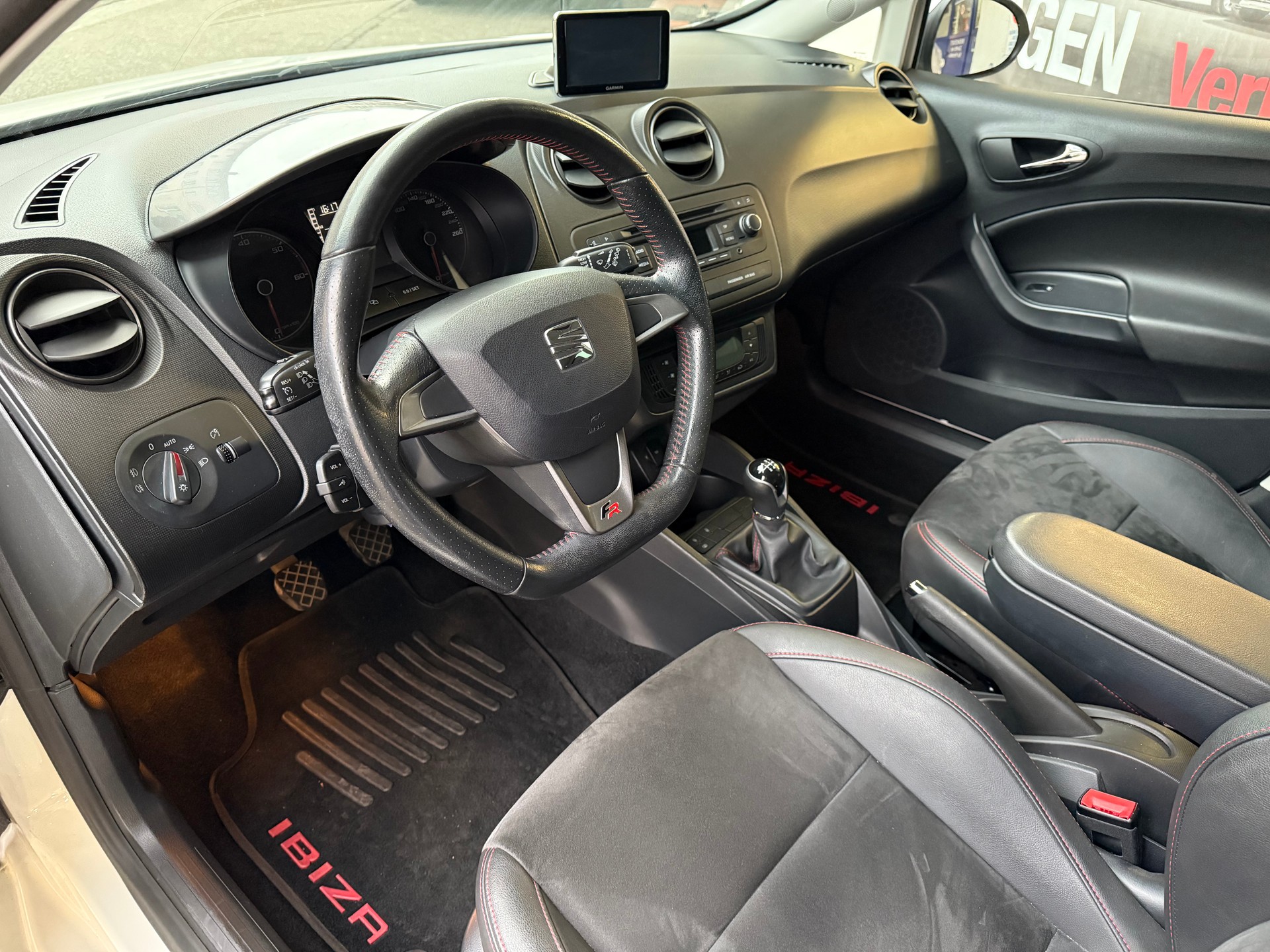 SEAT Ibiza 1.6 TDI FR-image-13