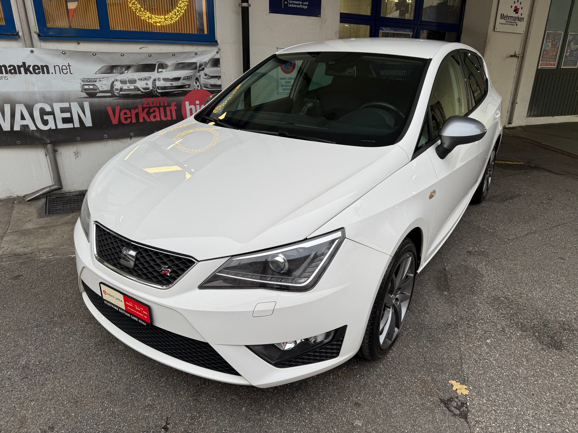 SEAT Ibiza 1.6 TDI FR-showroom-element-1