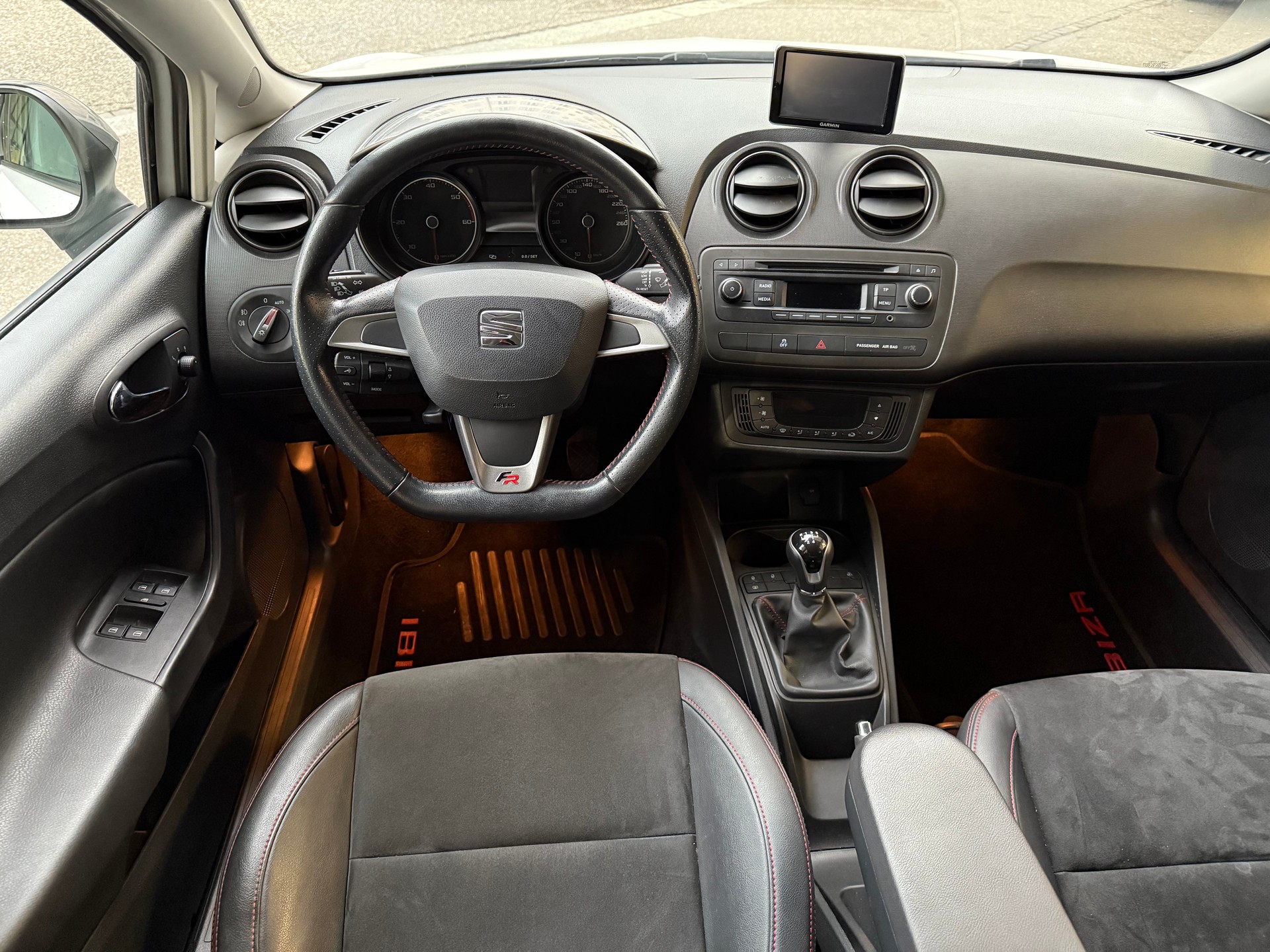 SEAT Ibiza 1.6 TDI FR-image-10