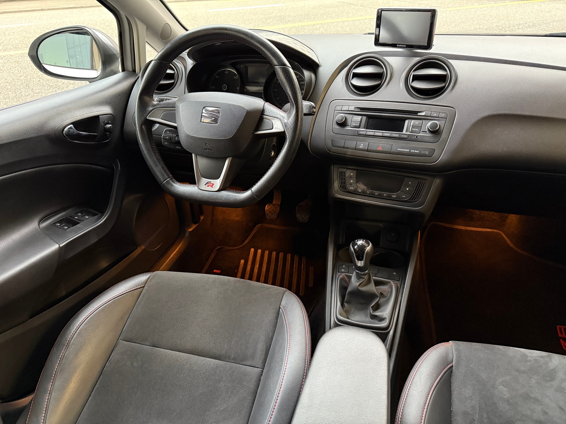 SEAT Ibiza 1.6 TDI FR-image-11