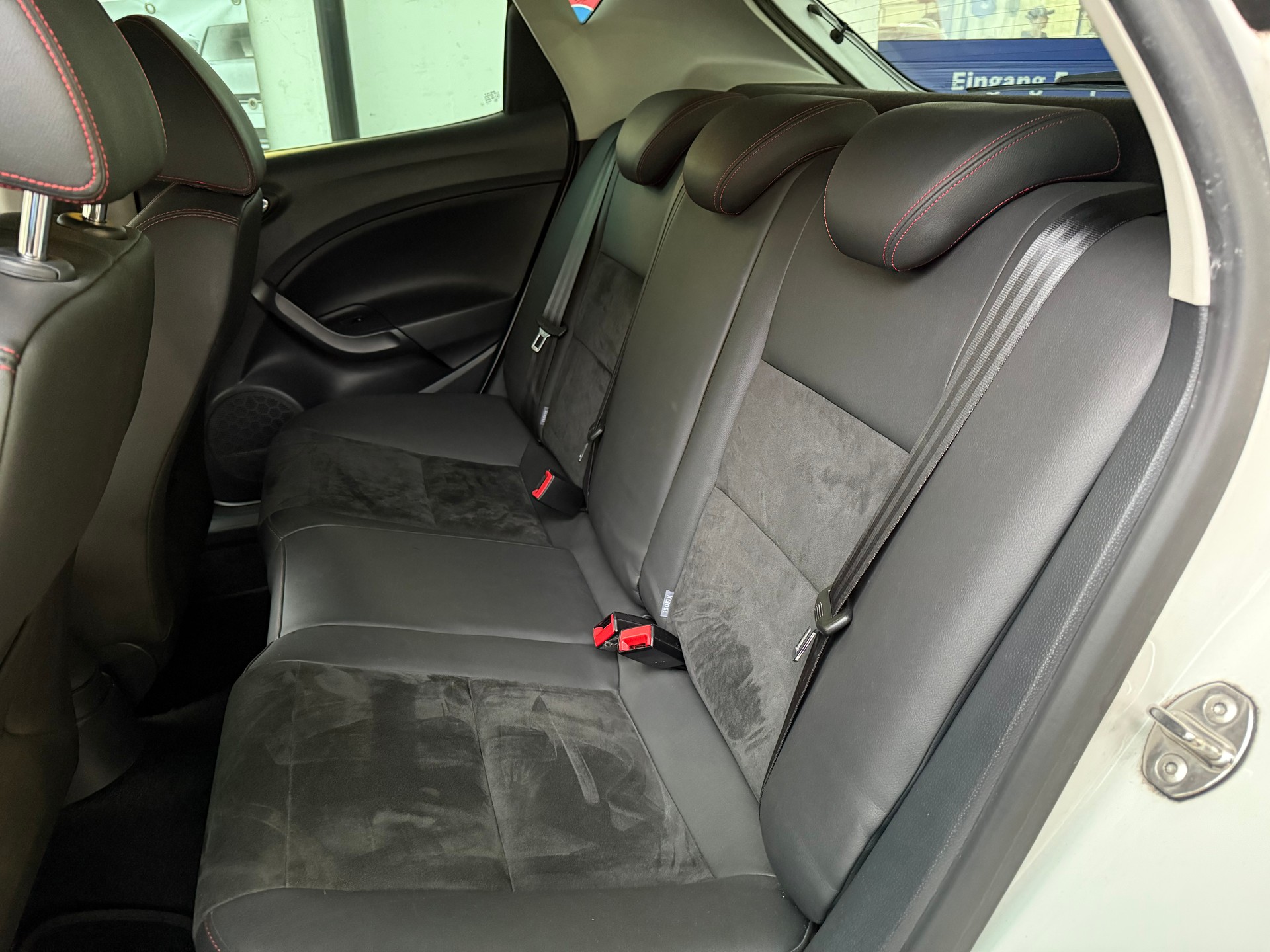 SEAT Ibiza 1.6 TDI FR-image-7
