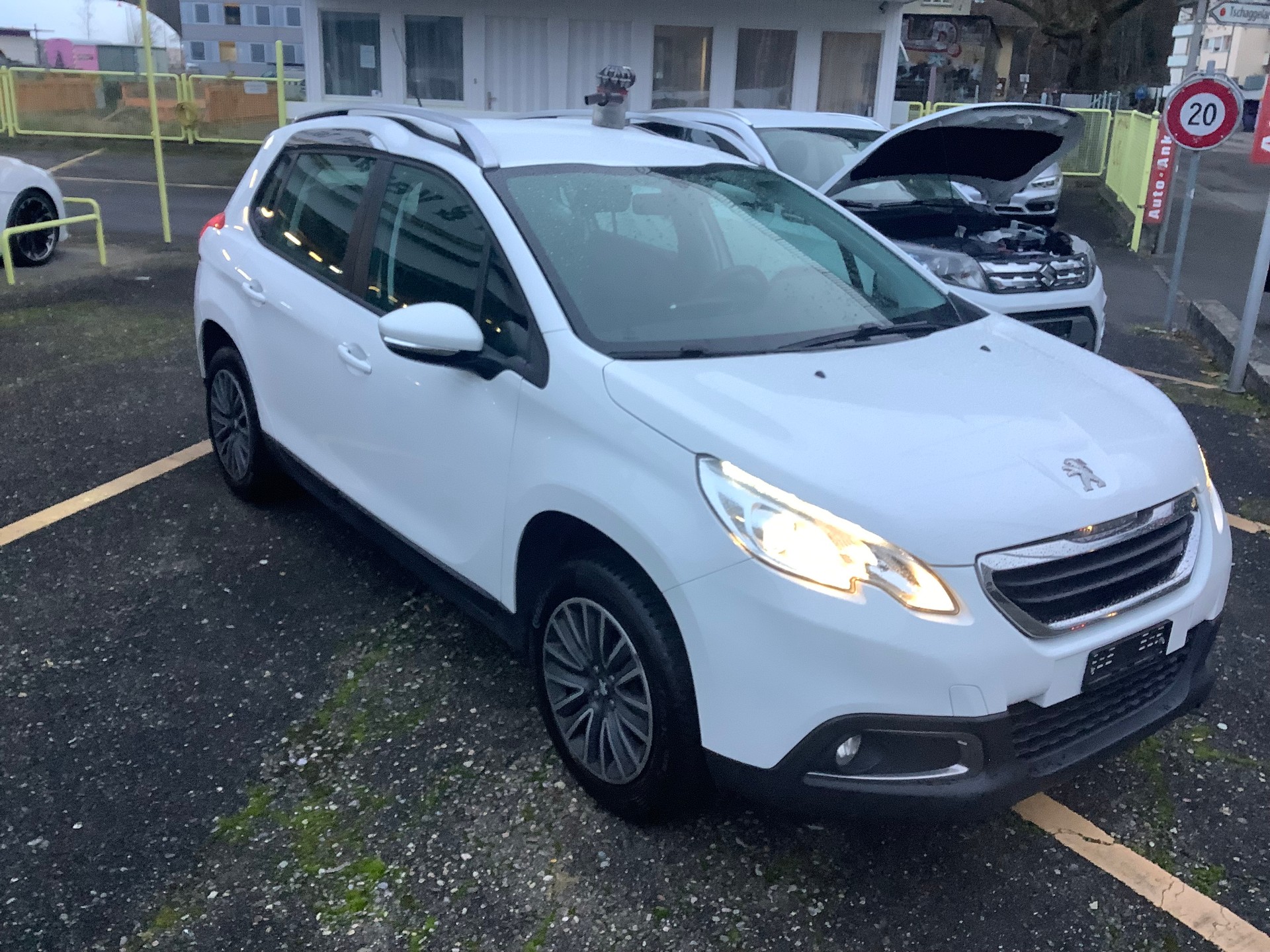 PEUGEOT 2008 1.2 PureTech Active