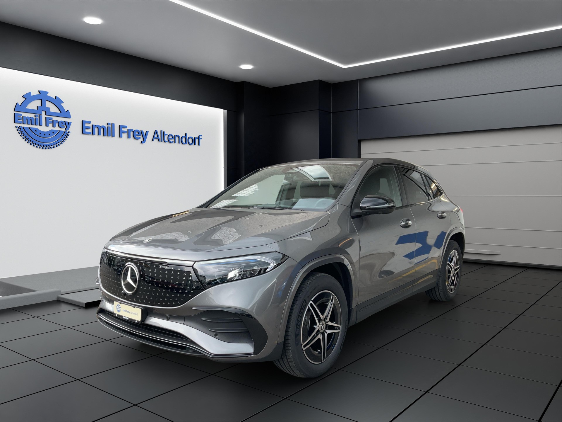 MERCEDES-BENZ EQA 300 4MATIC Excellence Edition AMG Line-image-9