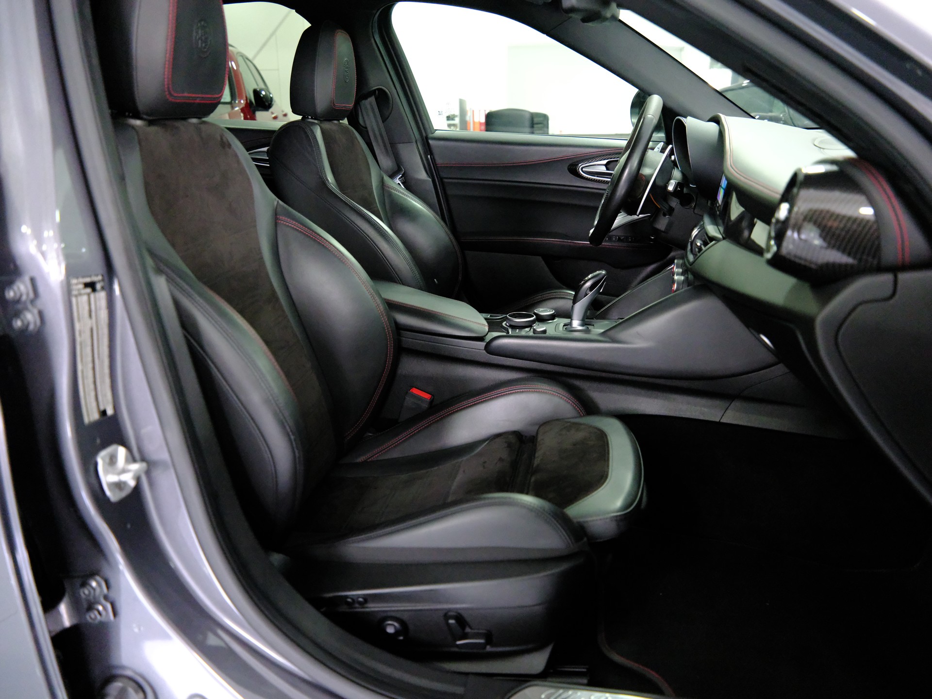 ALFA ROMEO Giulia 2.9 V6 Quadrifoglio Automatic-image-12