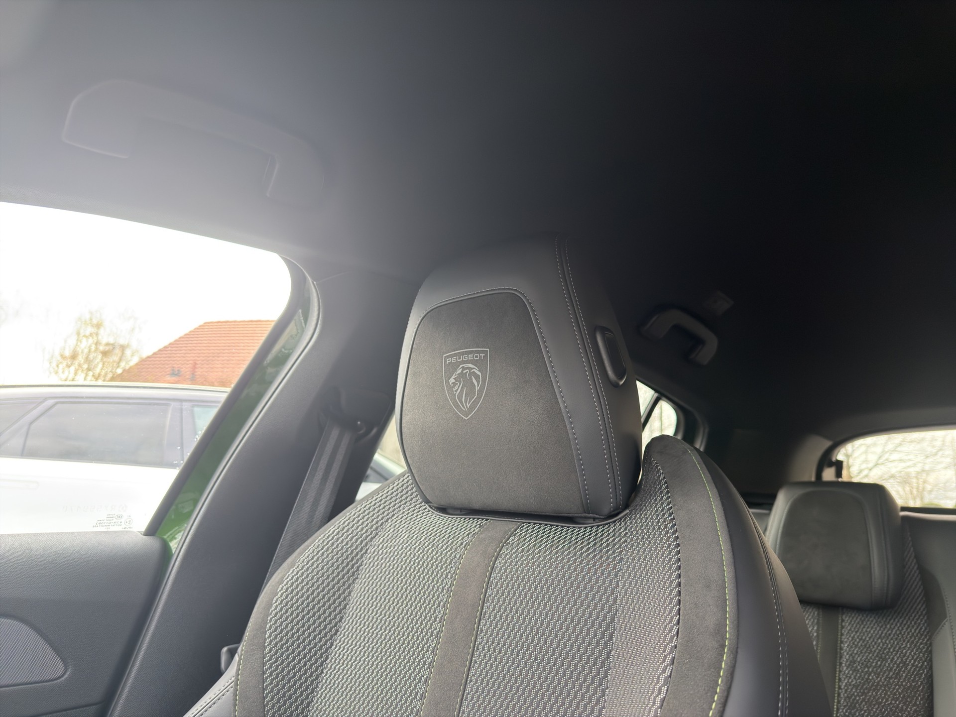 PEUGEOT 308 1.2 PureTech GT-image-28