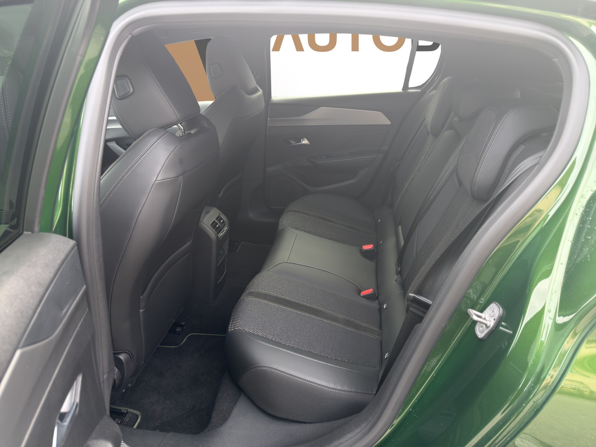 PEUGEOT 308 1.2 PureTech GT-image-12