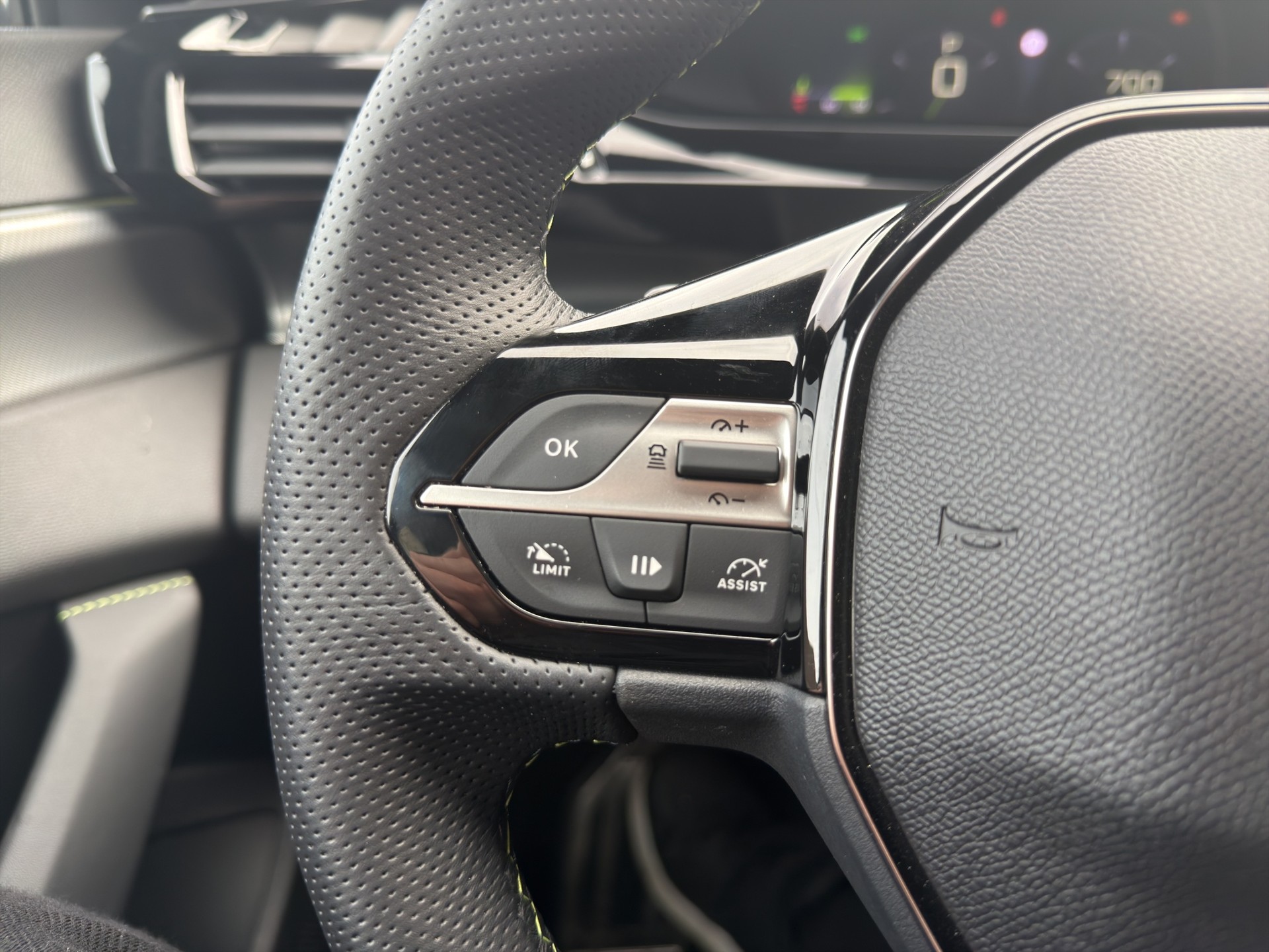 PEUGEOT 308 1.2 PureTech GT-image-24