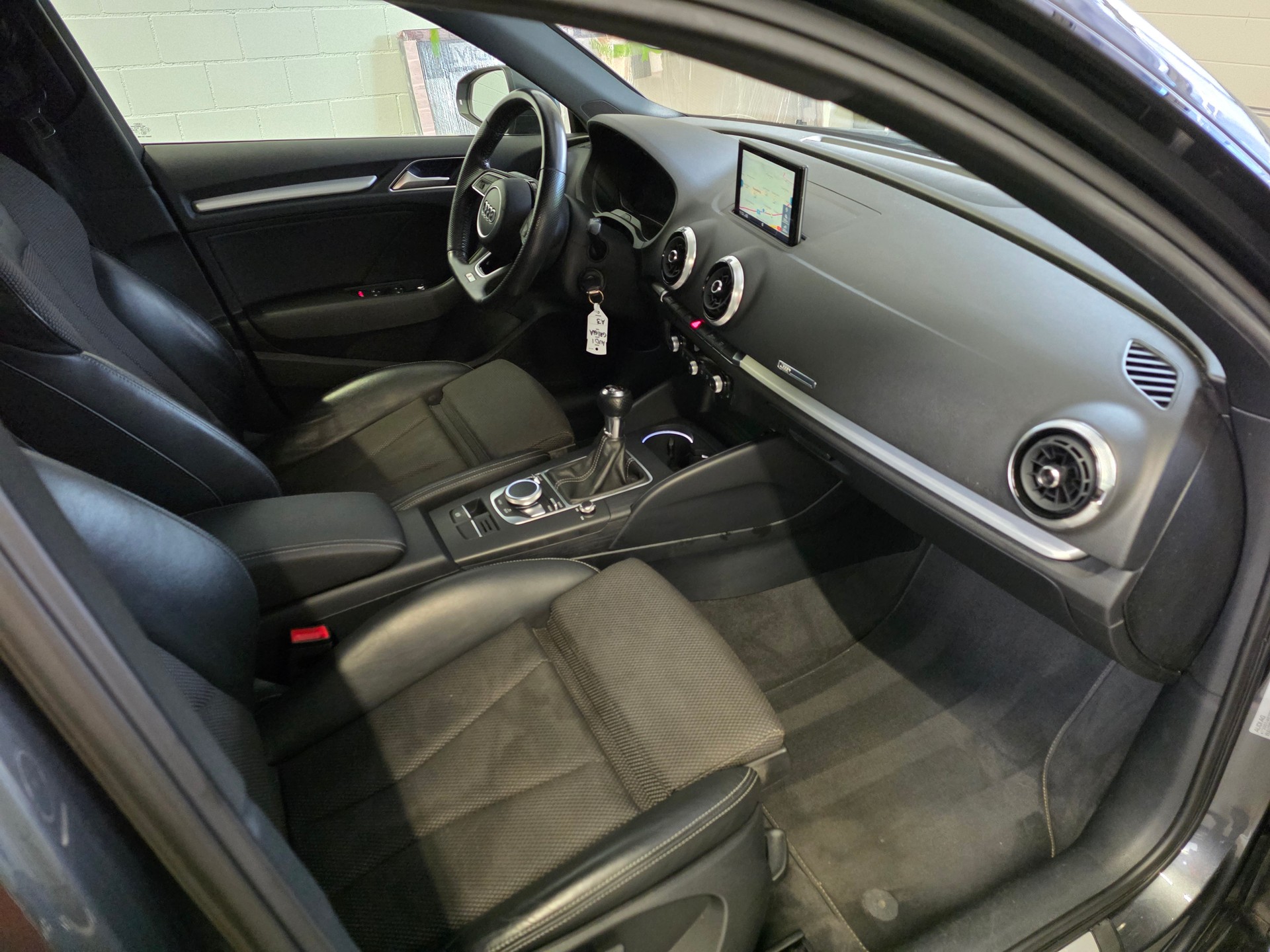 AUDI A3 Sportback 35 TFSI S-Line Sportpaket-image-16