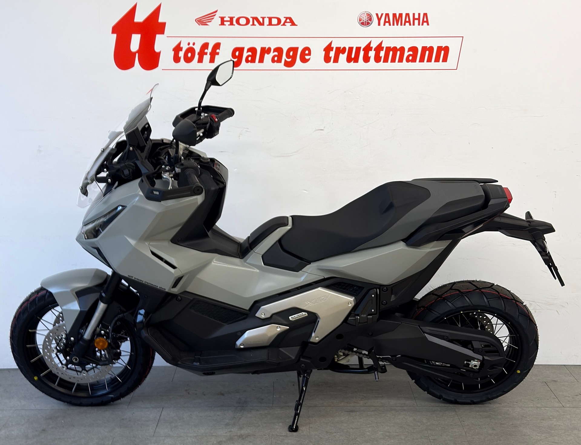HONDA X-ADV 750 (35kW)-showroom-element-1