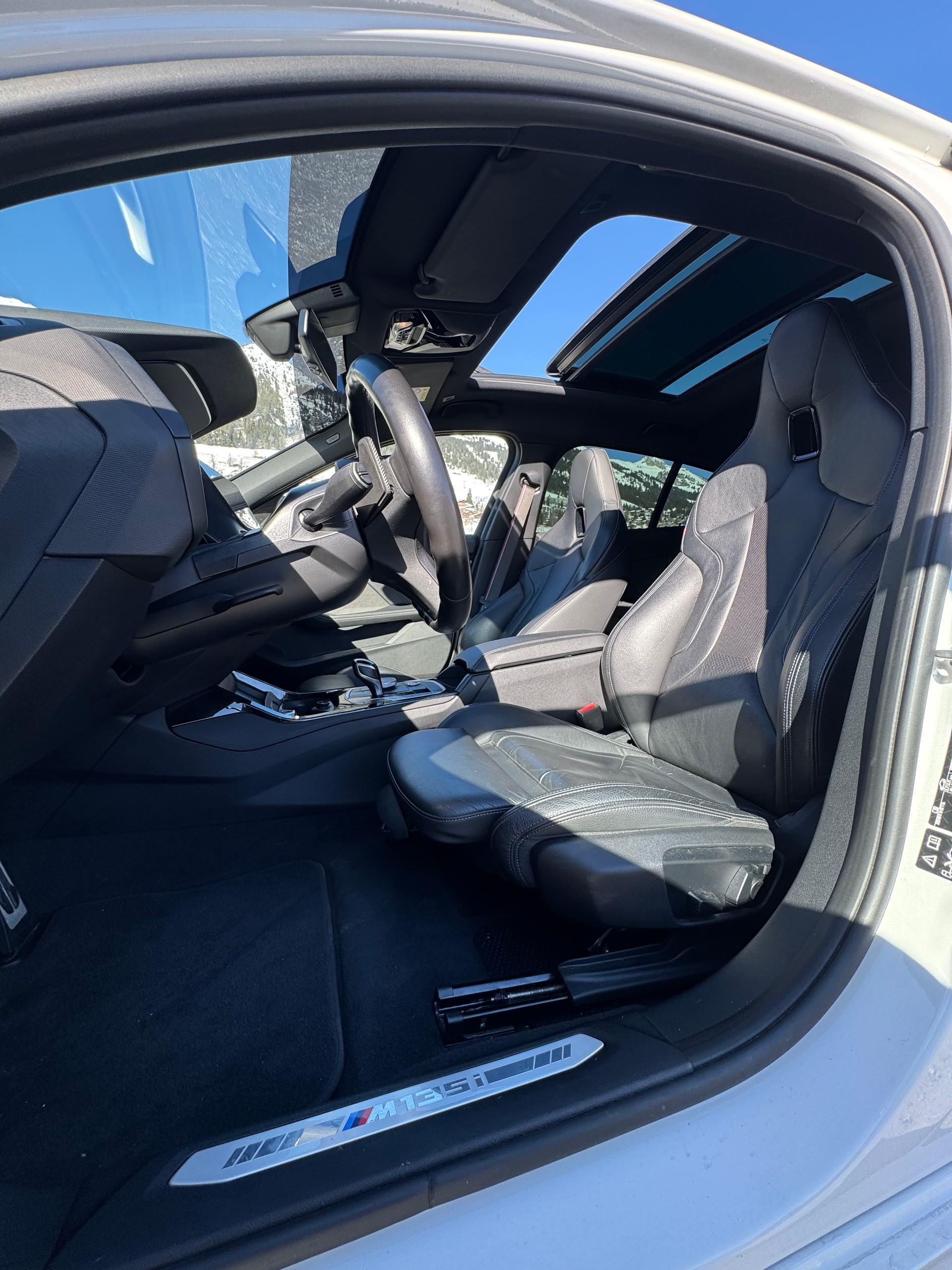 BMW M135i xDrive M Sport swiss Pro Steptronic-image-19