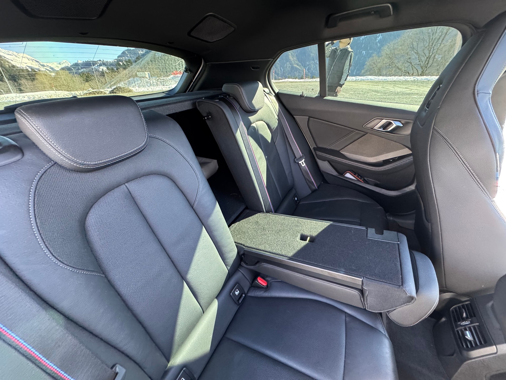 BMW M135i xDrive M Sport swiss Pro Steptronic-image-13