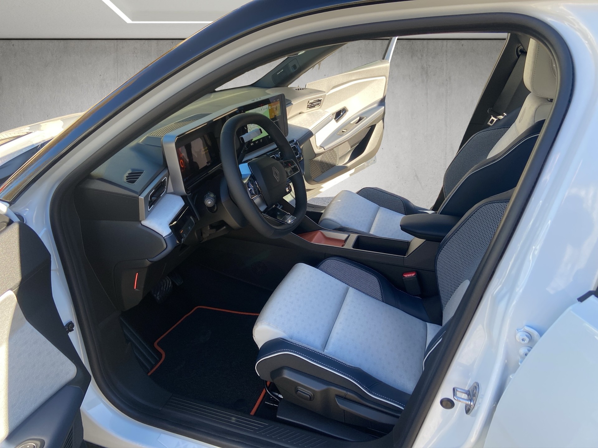 RENAULT R5 E-Tech Comfort Range 52 kWh Roland Garros-image-7