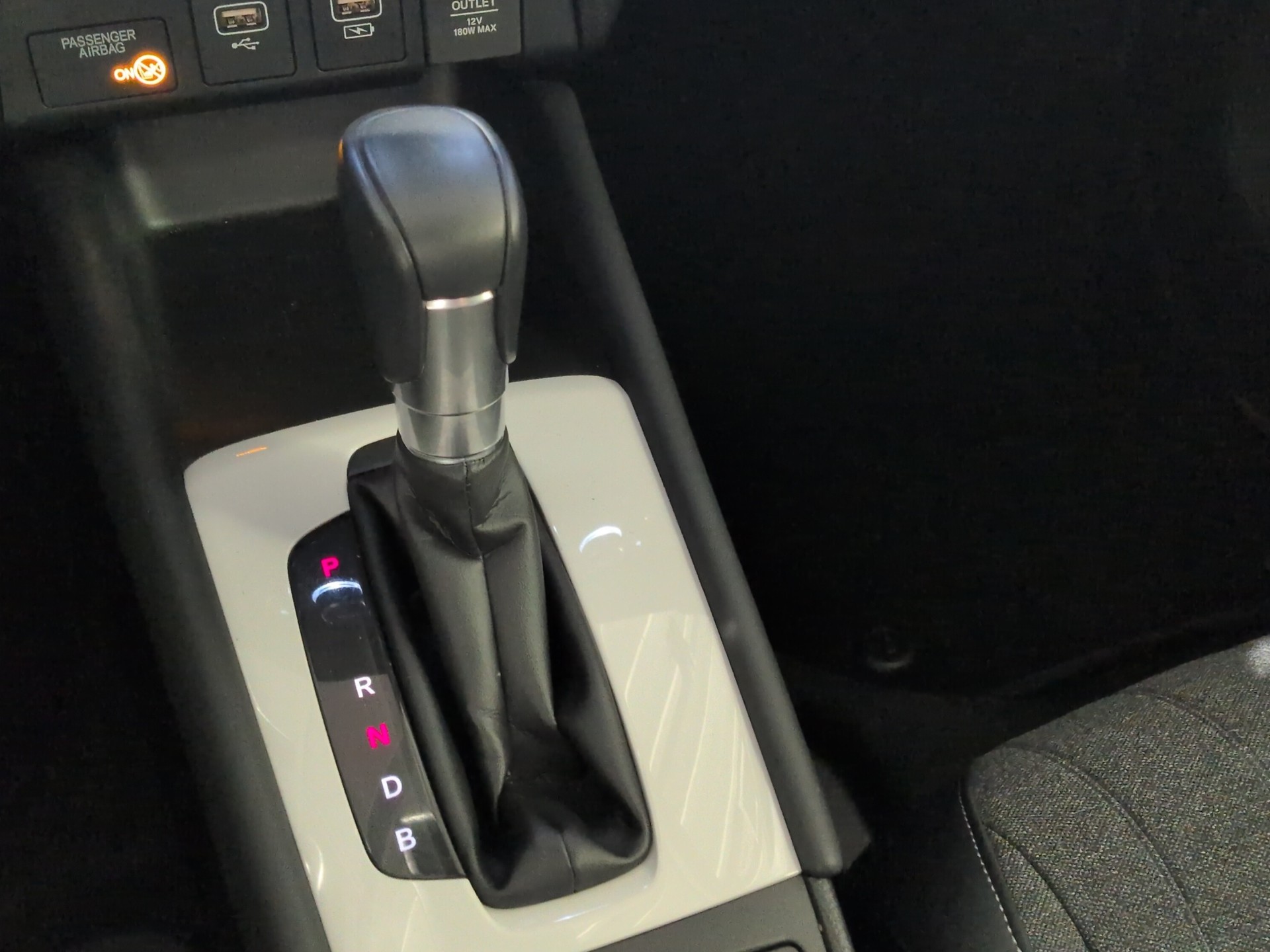 HONDA Jazz 1.5i-MMD Executive E-CVT-image-11
