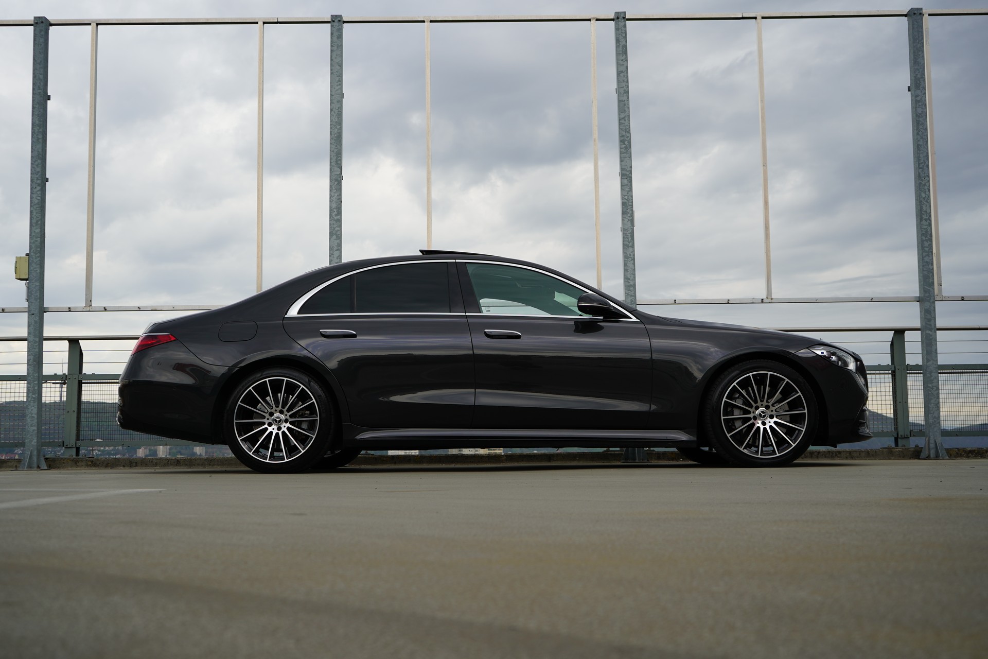 MERCEDES-BENZ S 500 4MATIC AMG LINE NIGHT 9G-TRONIC l 435 PS