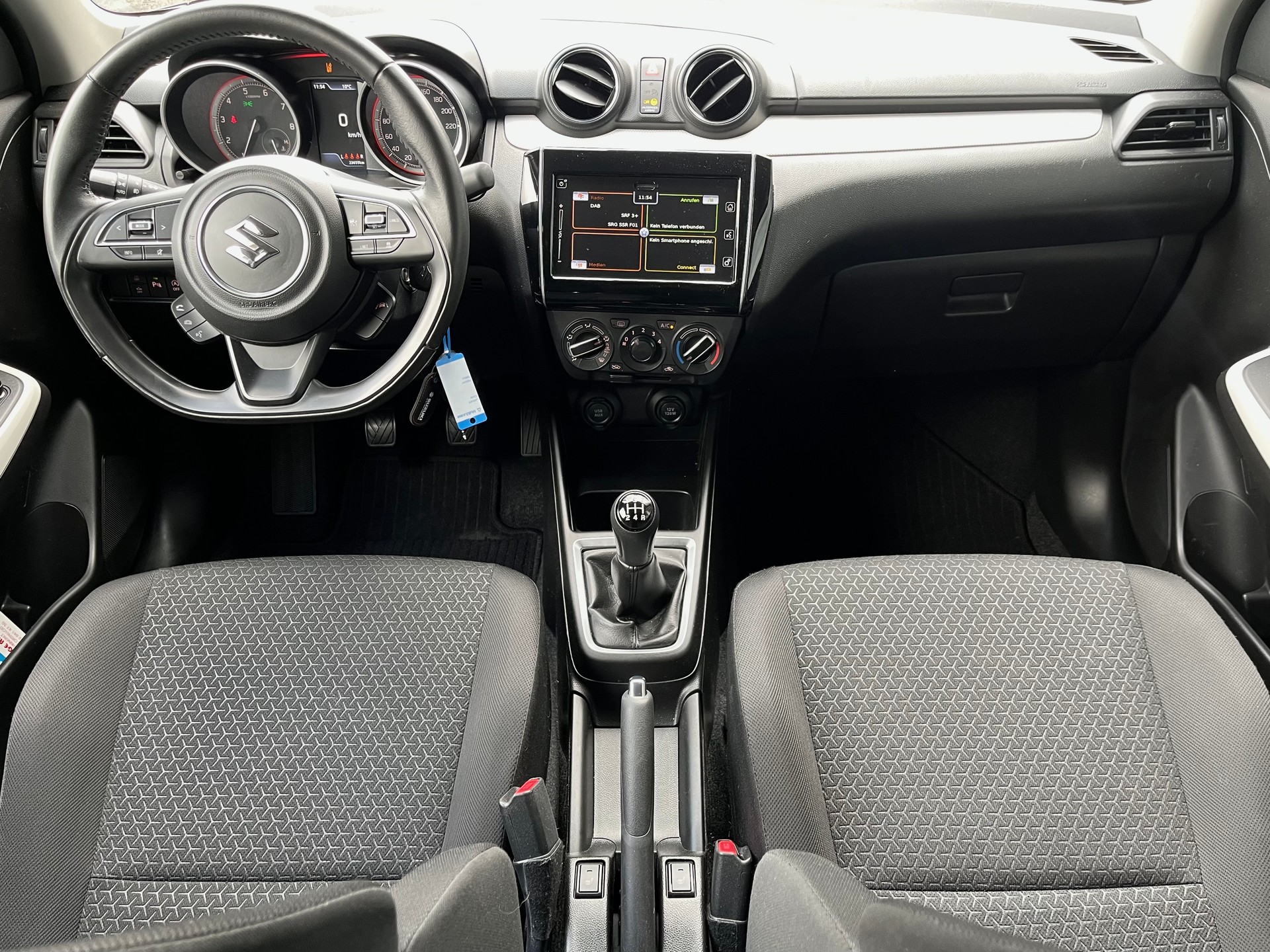SUZUKI Swift 1.2 Compact + 4x4 Hybrid-image-9
