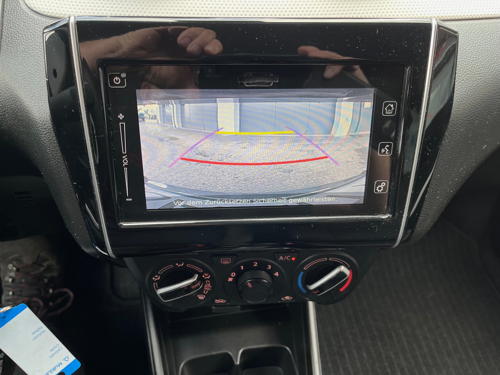 SUZUKI Swift 1.2 Compact + 4x4 Hybrid-image-11