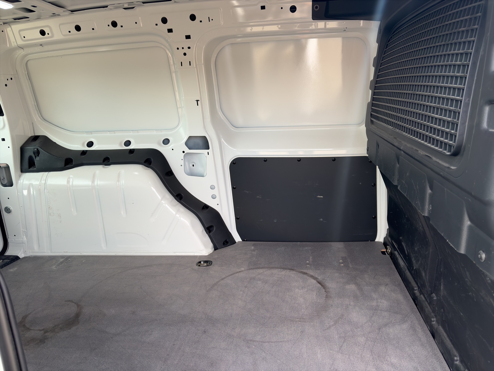 VW Caddy Cargo 2.0TDI Maxi 4Motion-image-12