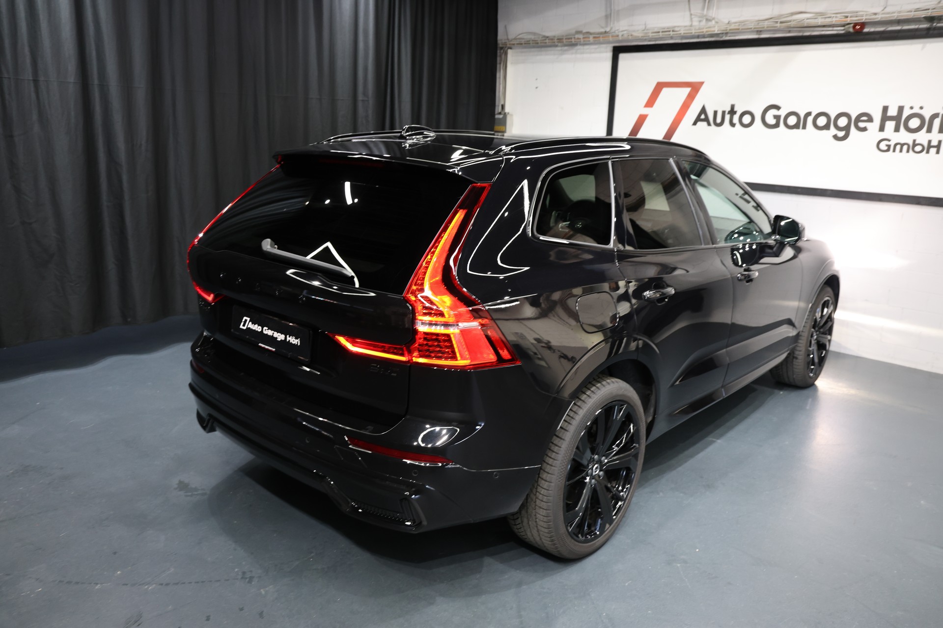 VOLVO XC60 B5 Benzin Mild Hybrid AWD Ultra Dark Geartronic-image-10