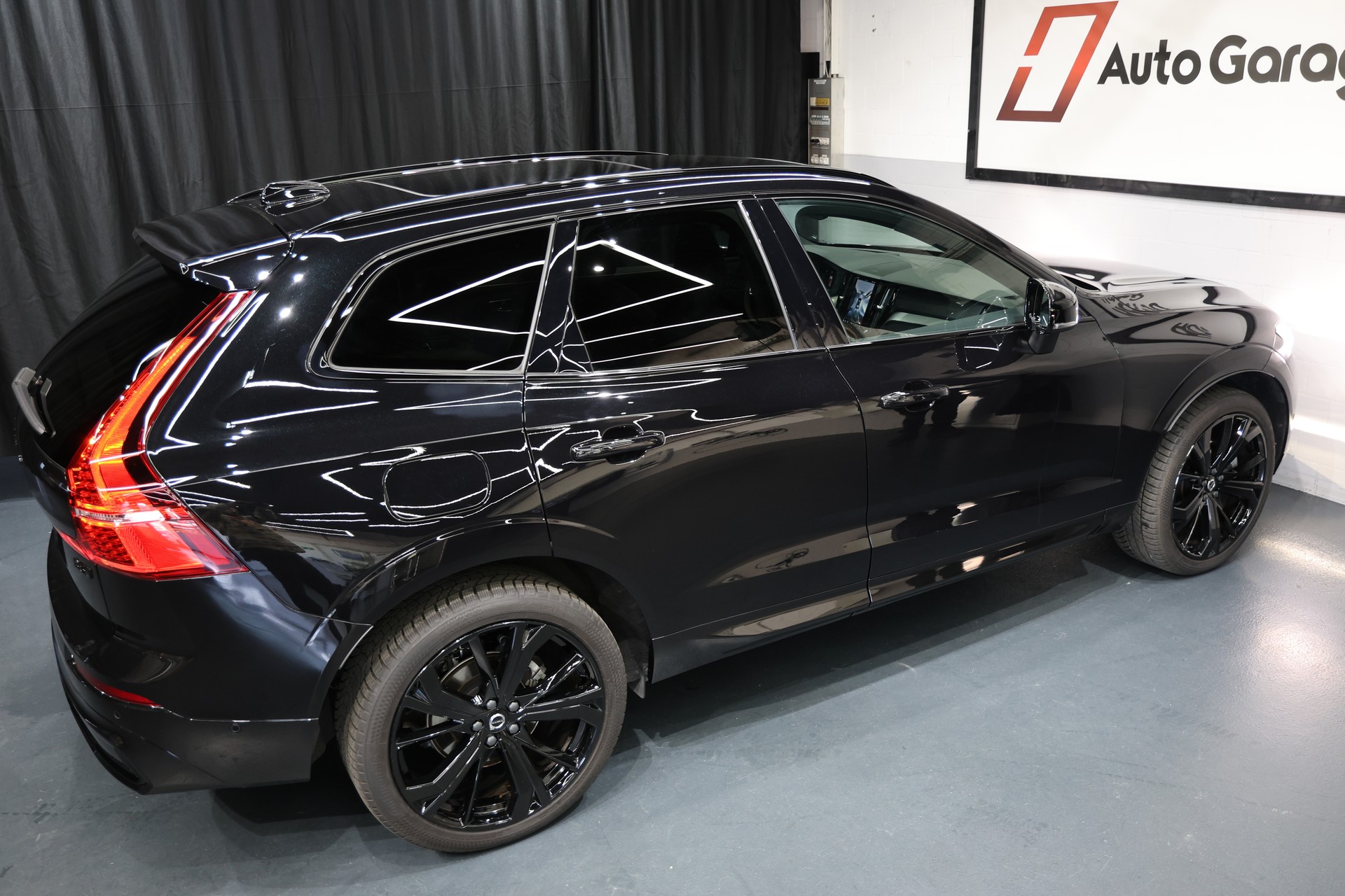 VOLVO XC60 B5 Benzin Mild Hybrid AWD Ultra Dark Geartronic-image-11