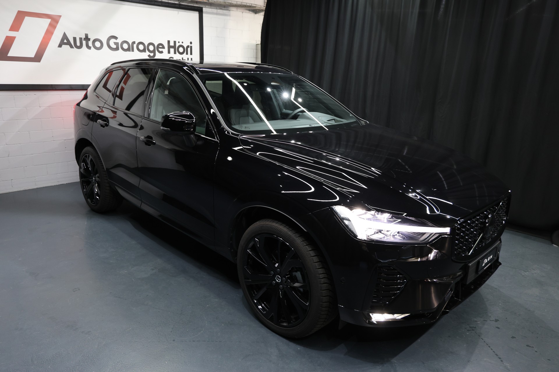 VOLVO XC60 B5 Benzin Mild Hybrid AWD Ultra Dark Geartronic-image-9