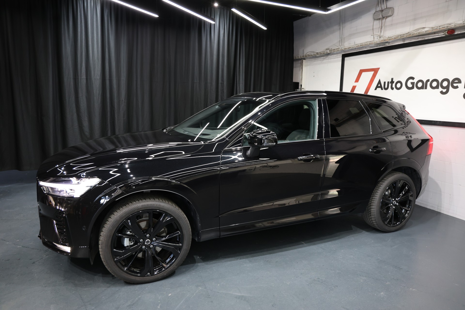 VOLVO XC60 B5 Benzin Mild Hybrid AWD Ultra Dark Geartronic-showroom-element-2