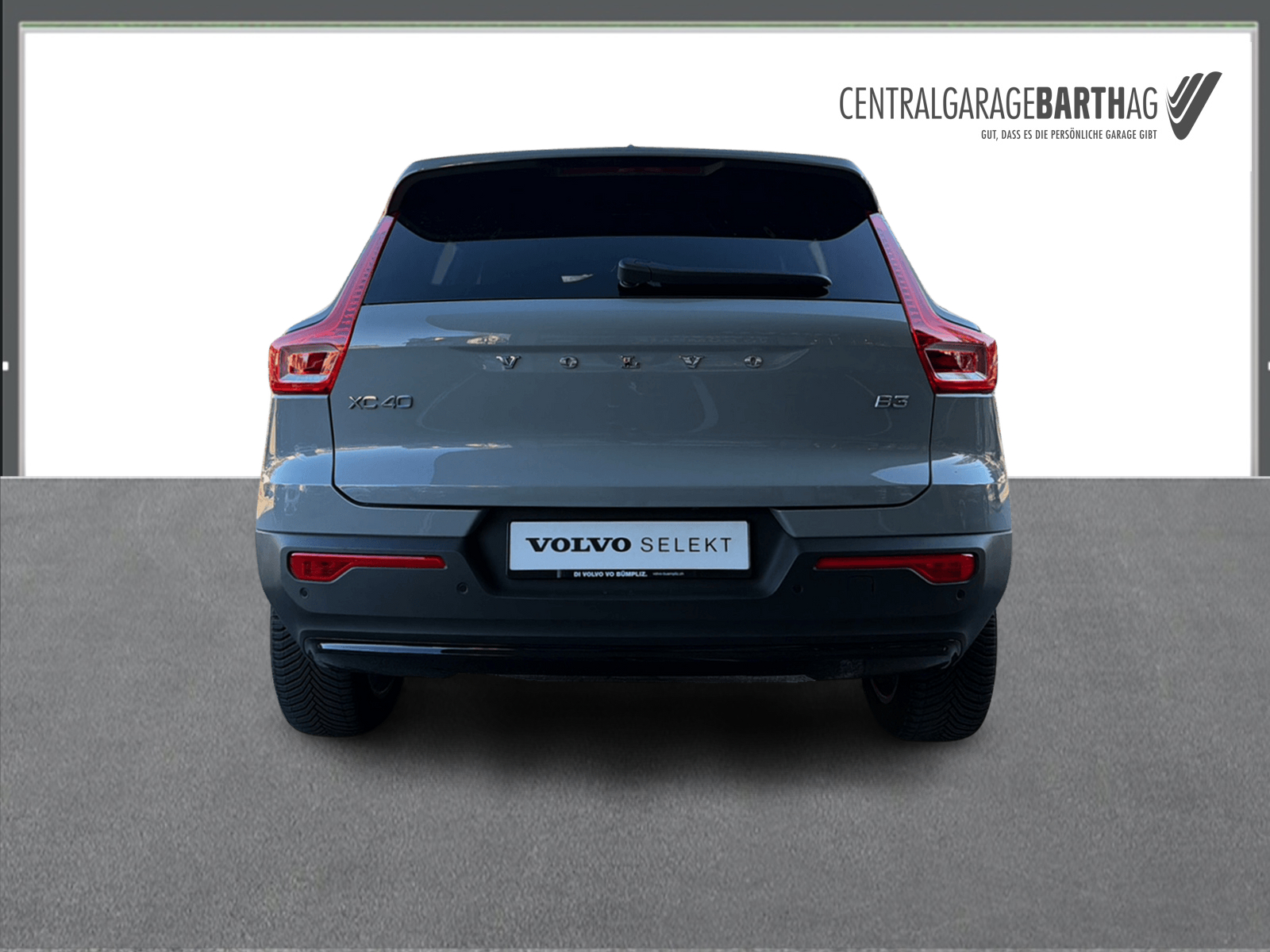 VOLVO XC40 2.0 B3 MH Plus Dark-image-6