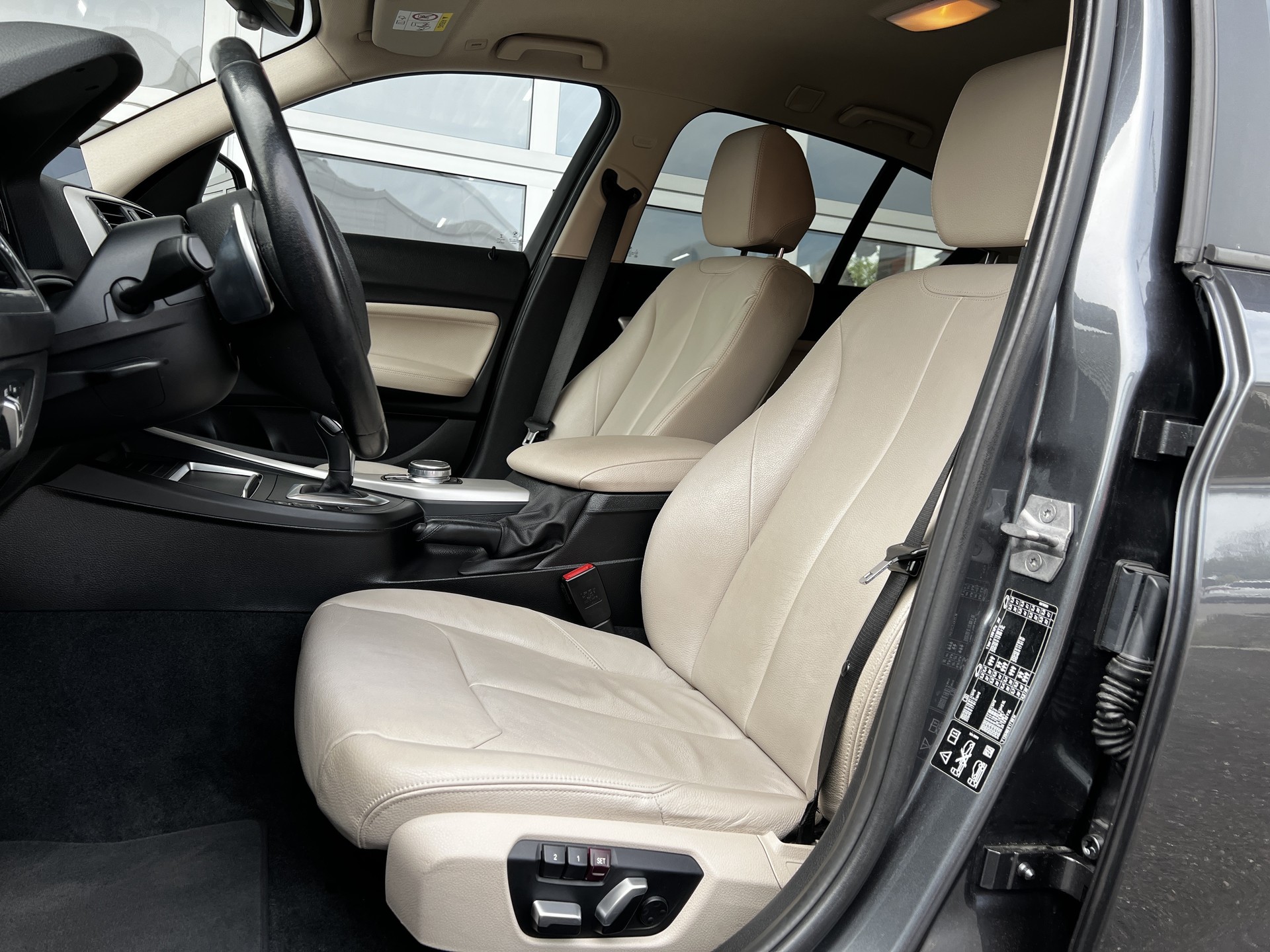 BMW 120d xDrive Steptronic-image-5