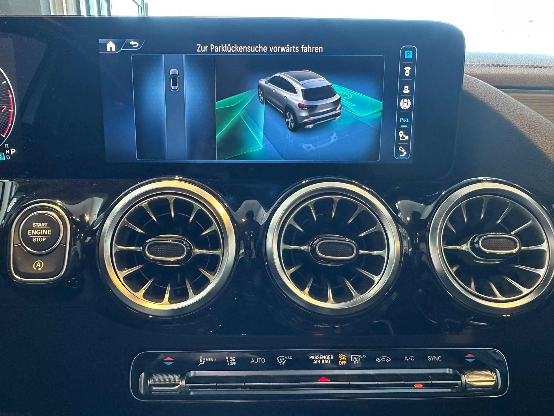 MERCEDES-BENZ GLA 250 4Matic 8G-DCT-image-14