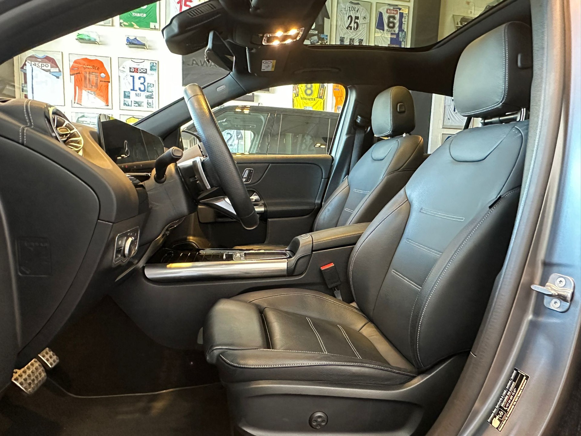 MERCEDES-BENZ GLA 250 4Matic 8G-DCT-image-5