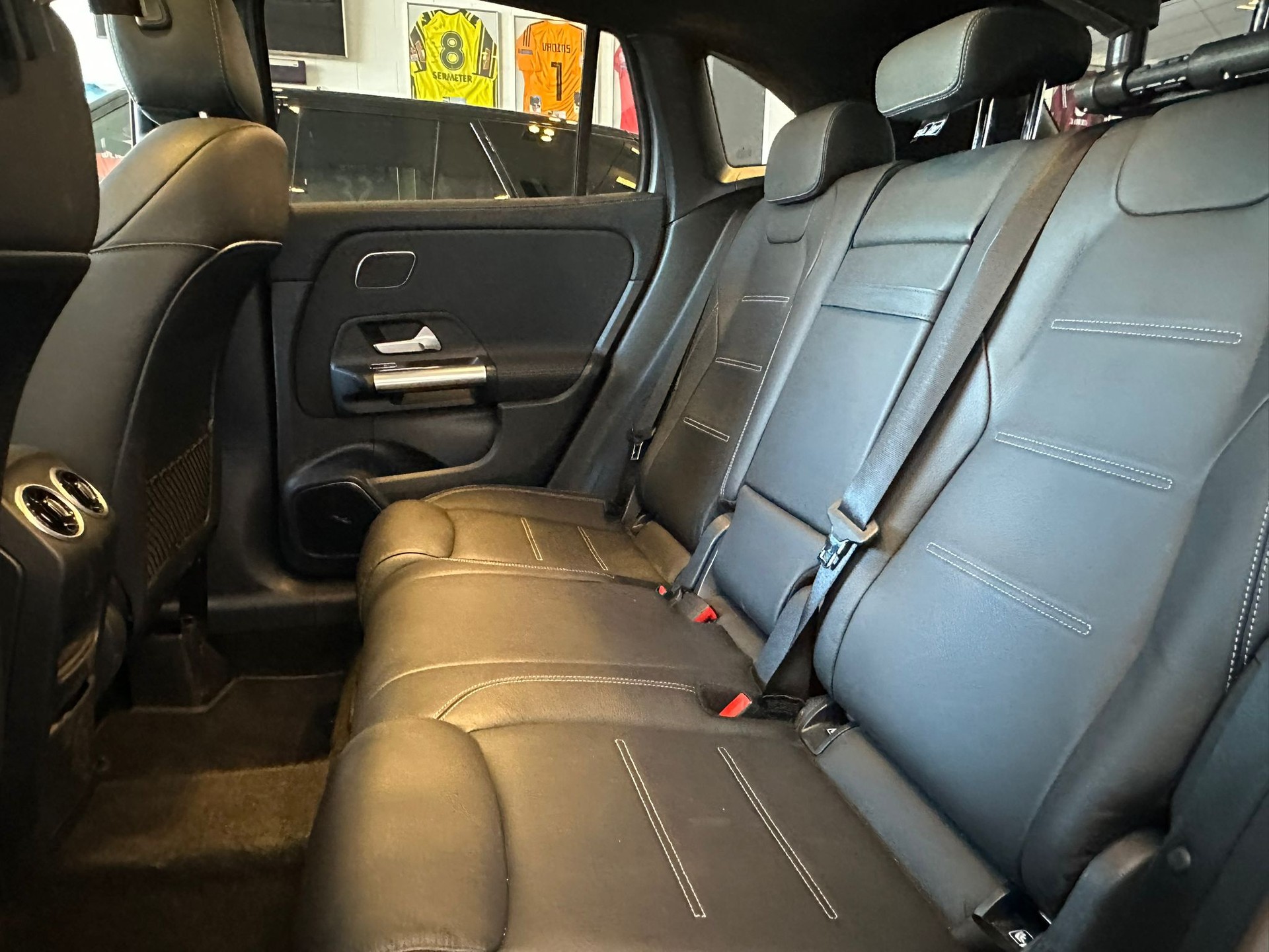 MERCEDES-BENZ GLA 250 4Matic 8G-DCT-image-7