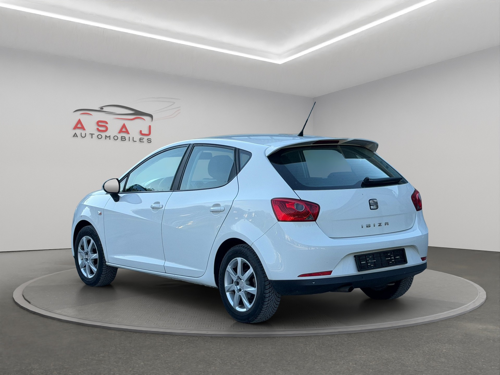 SEAT Ibiza 1.6 Style DSG-image-6