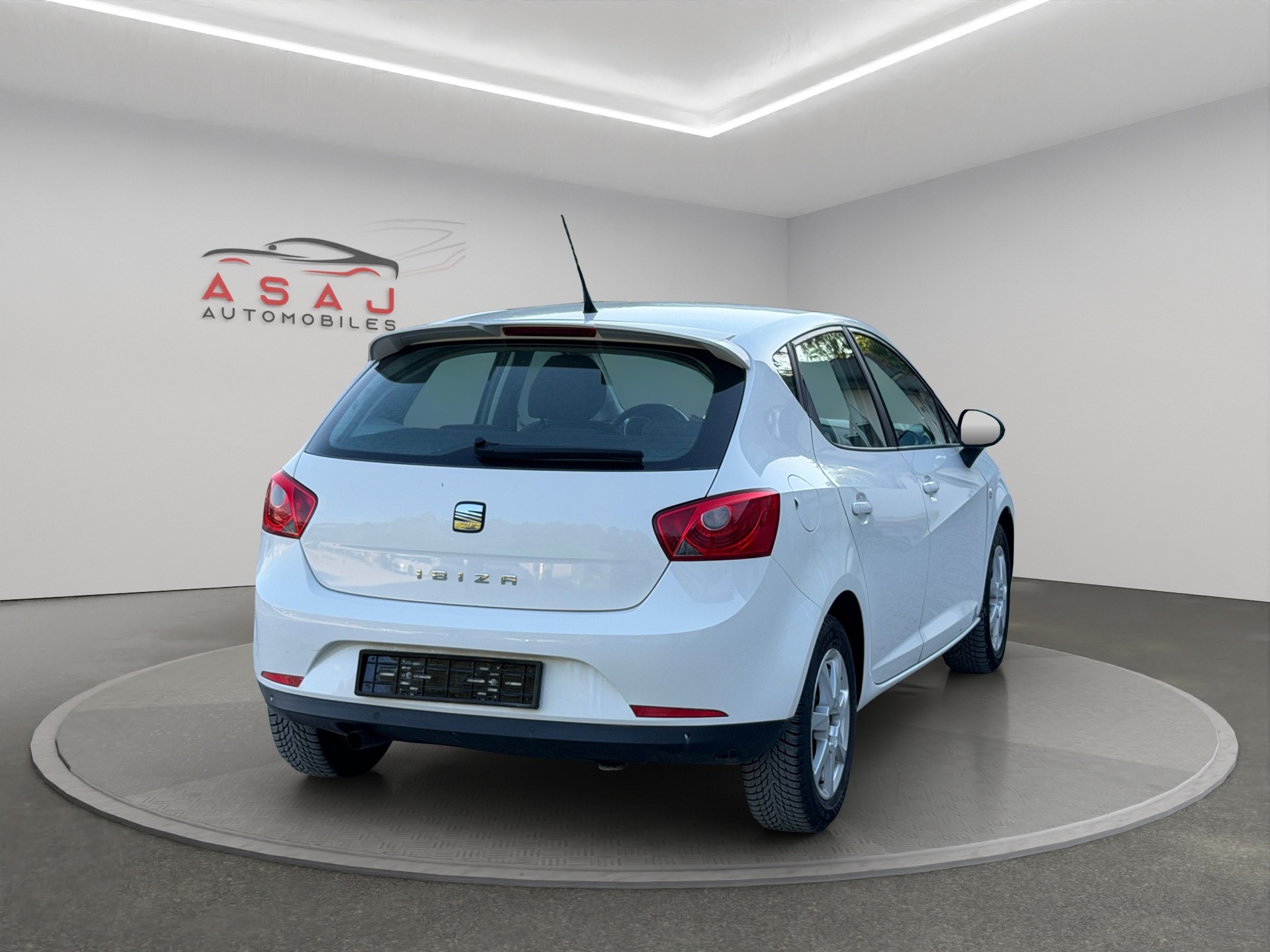 SEAT Ibiza 1.6 Style DSG-image-4