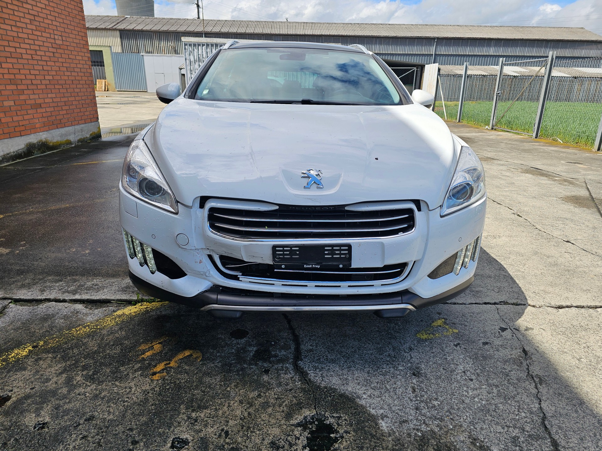 PEUGEOT 508 RXH 2.0 HDI Hybrid4 EGS6-image-6