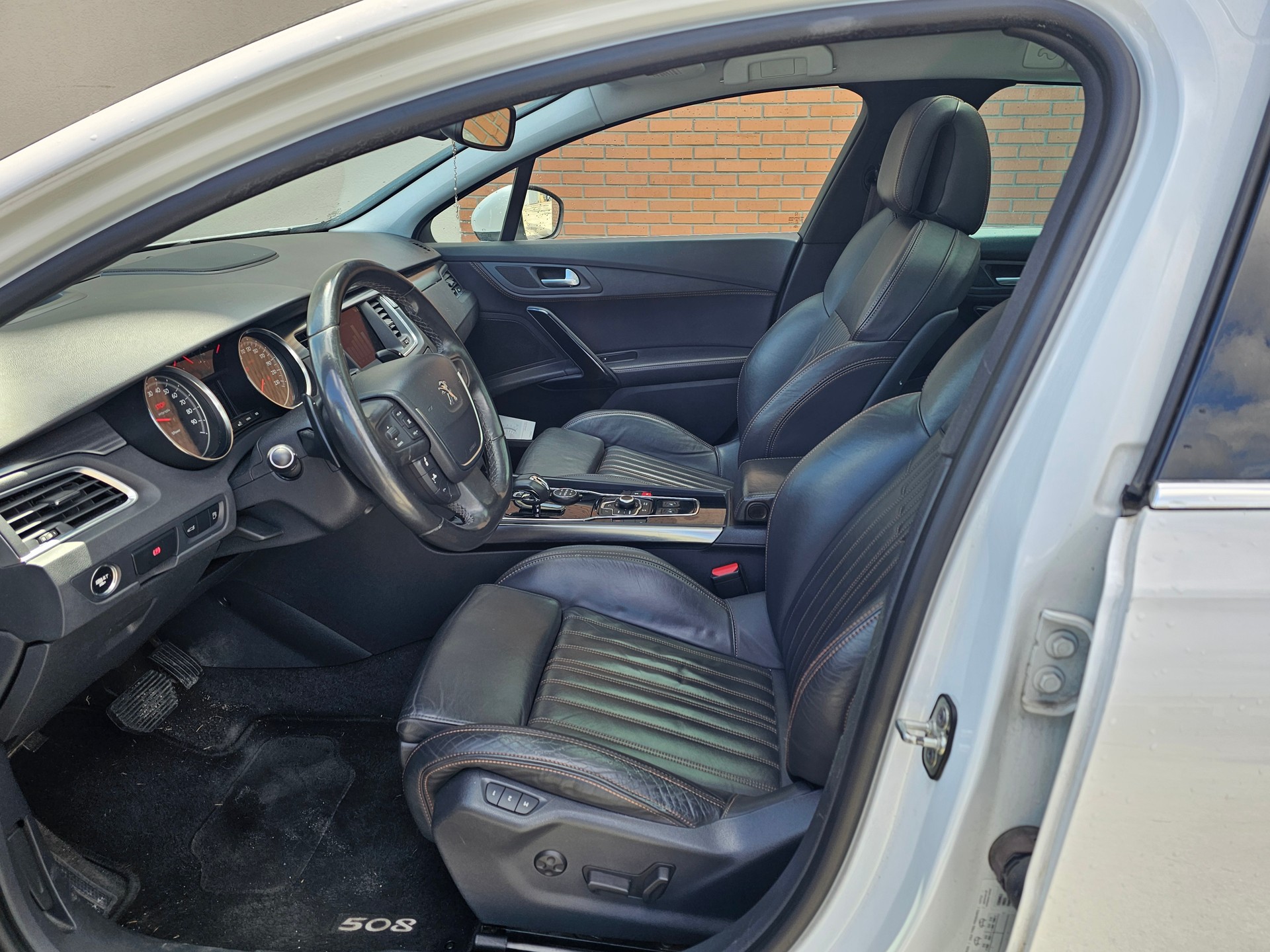 PEUGEOT 508 RXH 2.0 HDI Hybrid4 EGS6-image-8