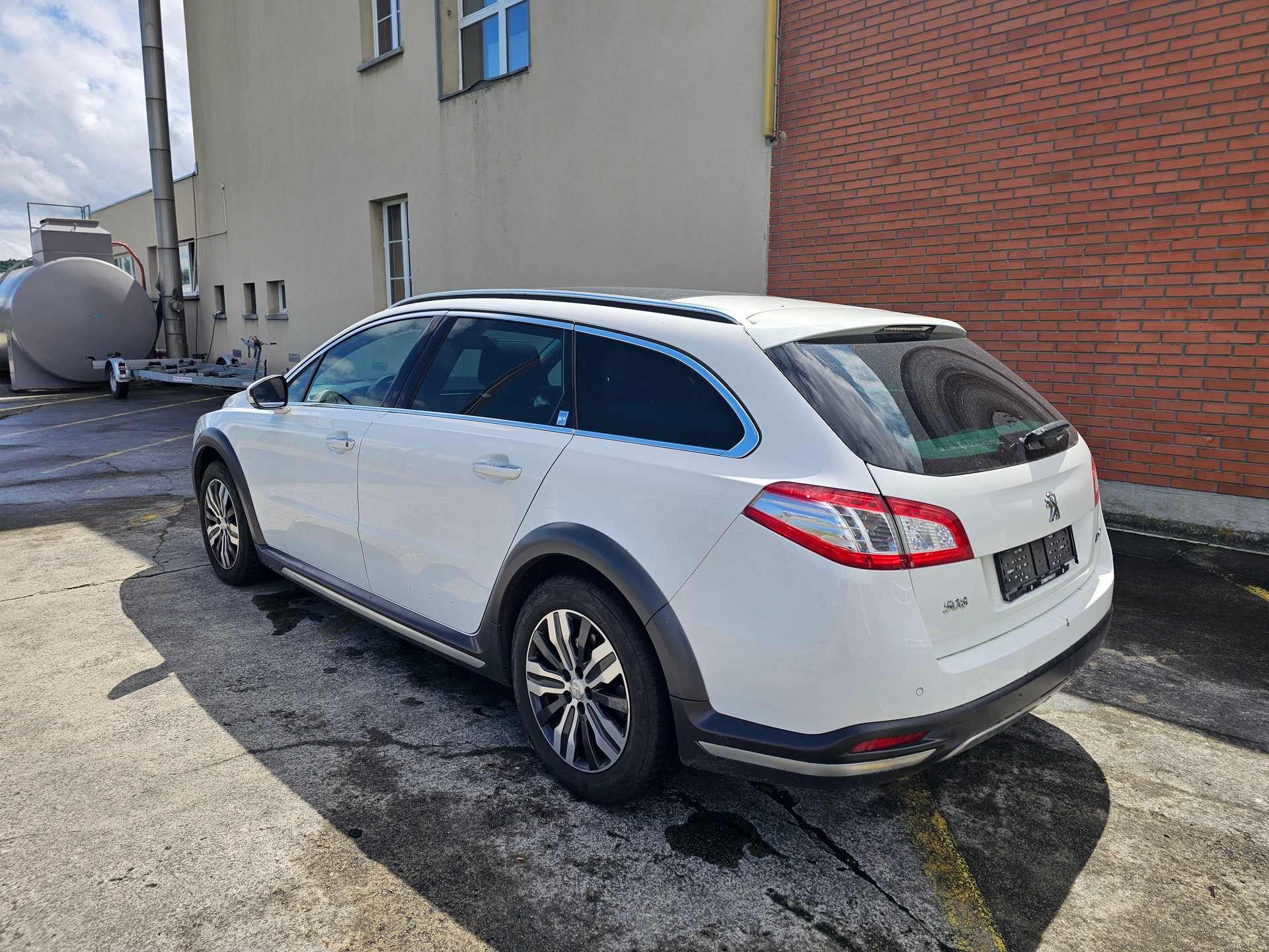 PEUGEOT 508 RXH 2.0 HDI Hybrid4 EGS6-image-2