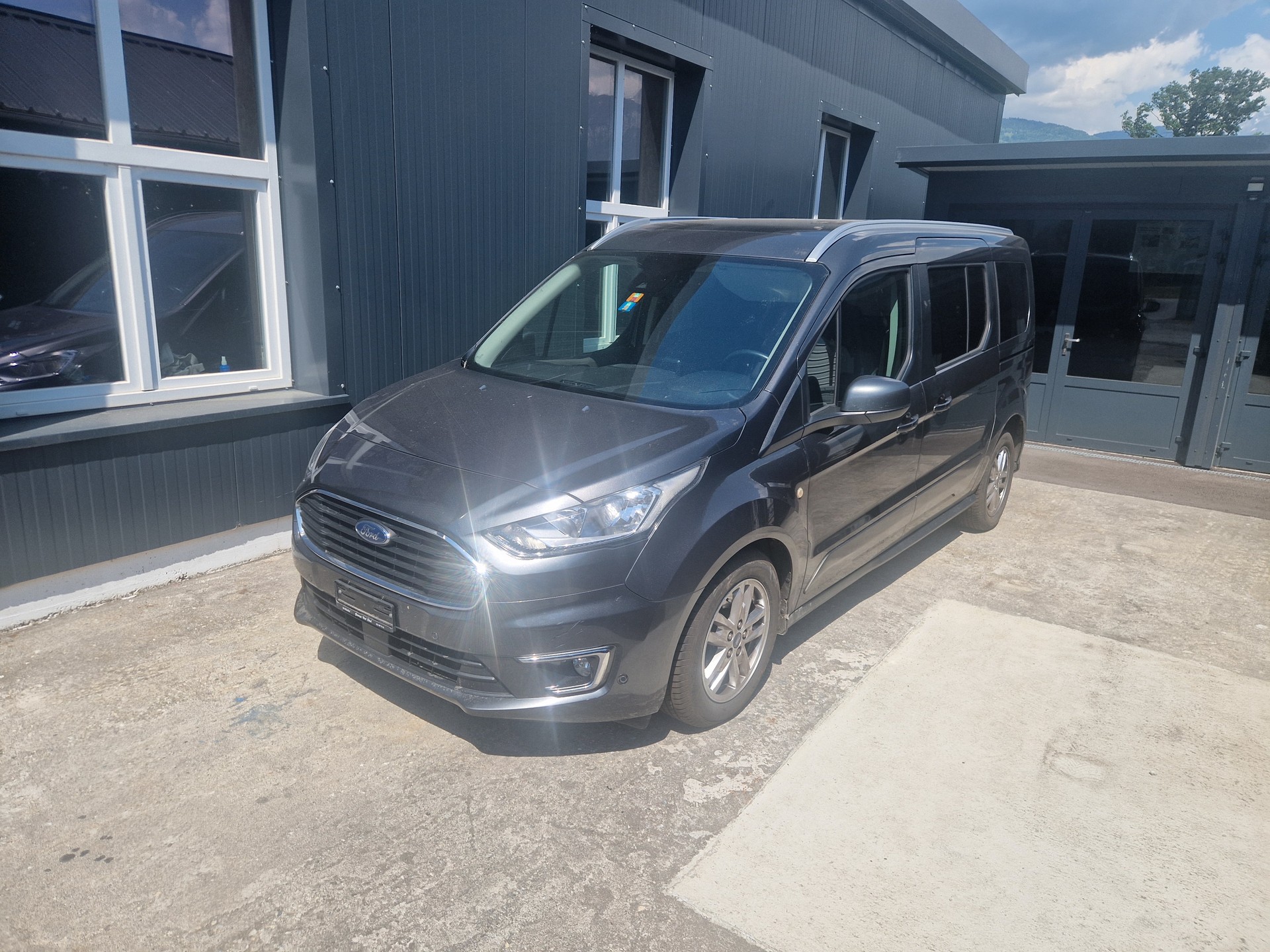 FORD Grand Tourneo Connect 1.5 EcoBlue Titanium Automat