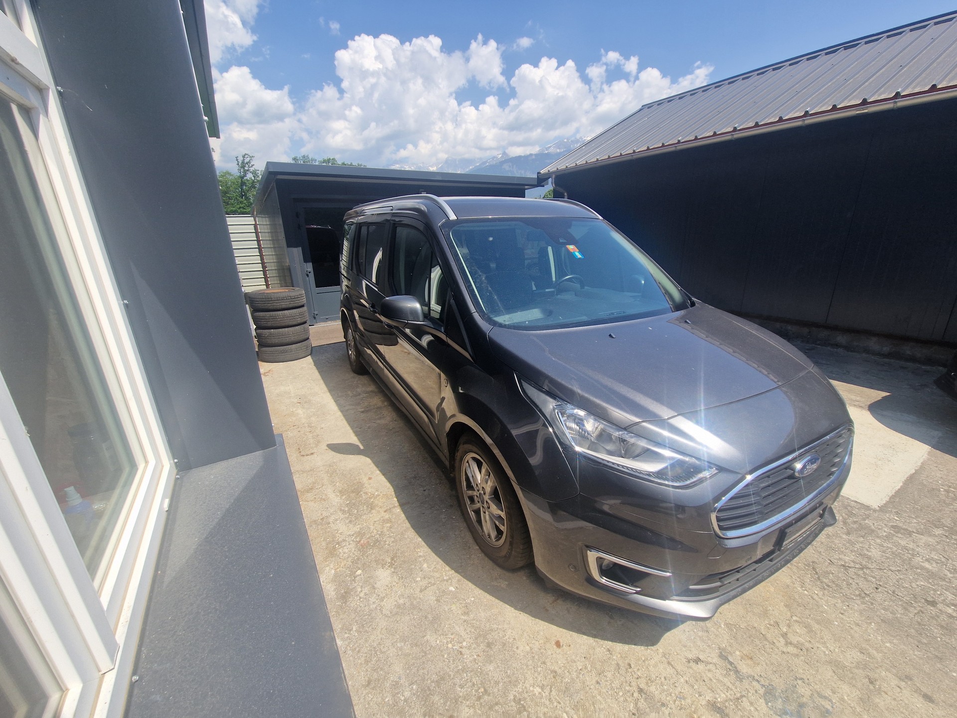 FORD Grand Tourneo Connect 1.5 EcoBlue Titanium Automat-image-2