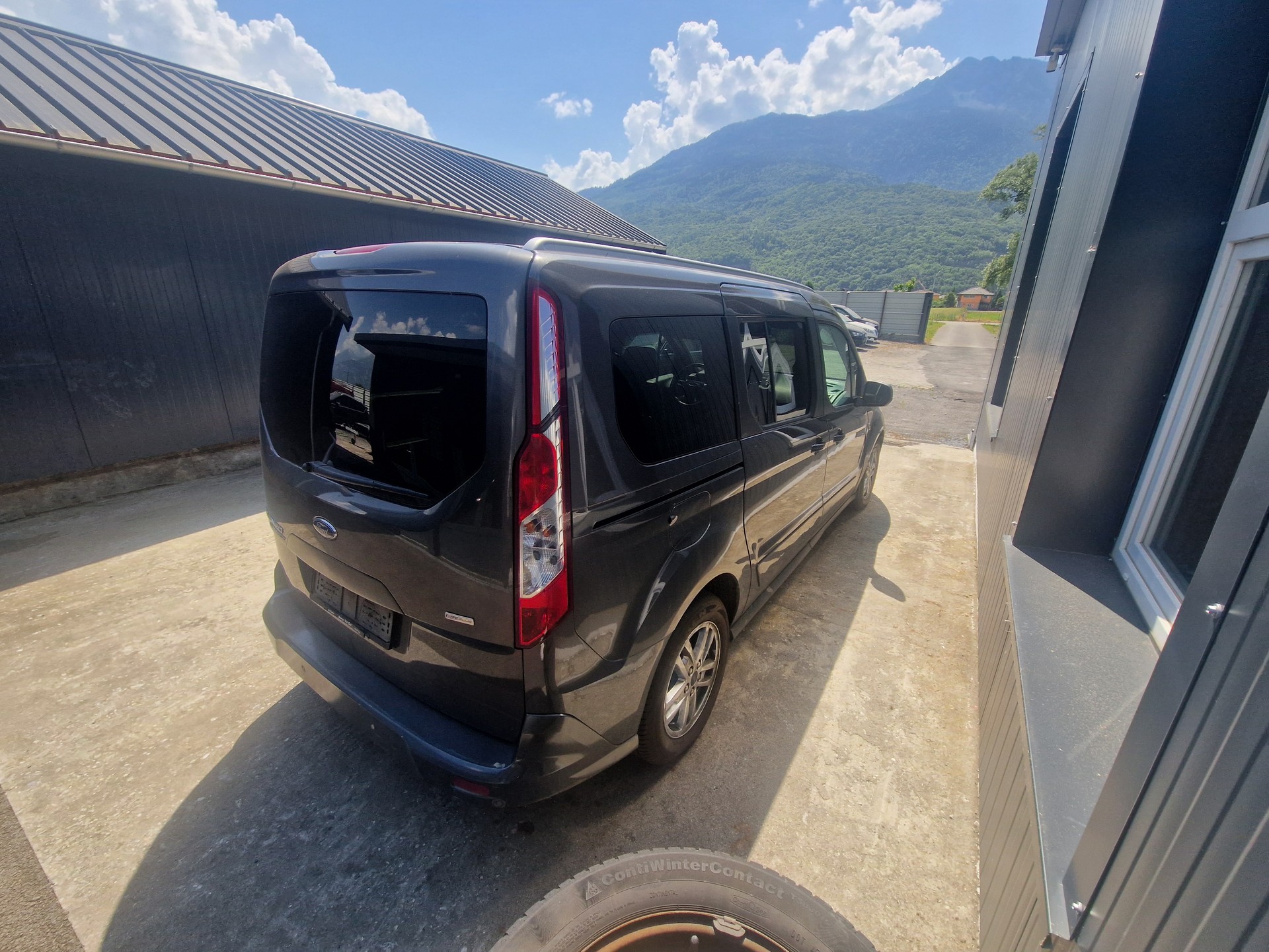 FORD Grand Tourneo Connect 1.5 EcoBlue Titanium Automat-image-4