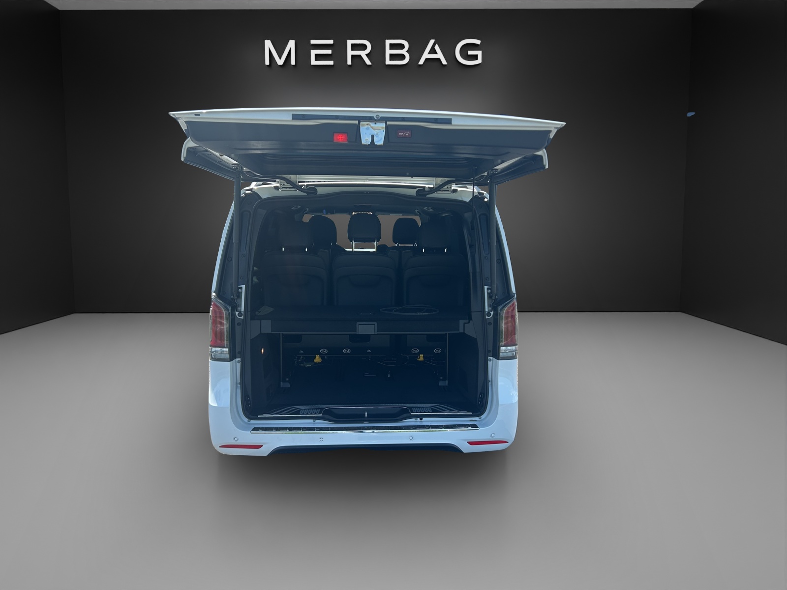 MERCEDES-BENZ V 300 d lang 4Matic Swiss Edition 9G-Tronic-image-7