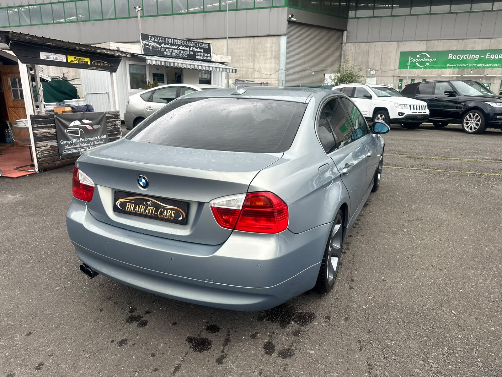 BMW 330i-image-5