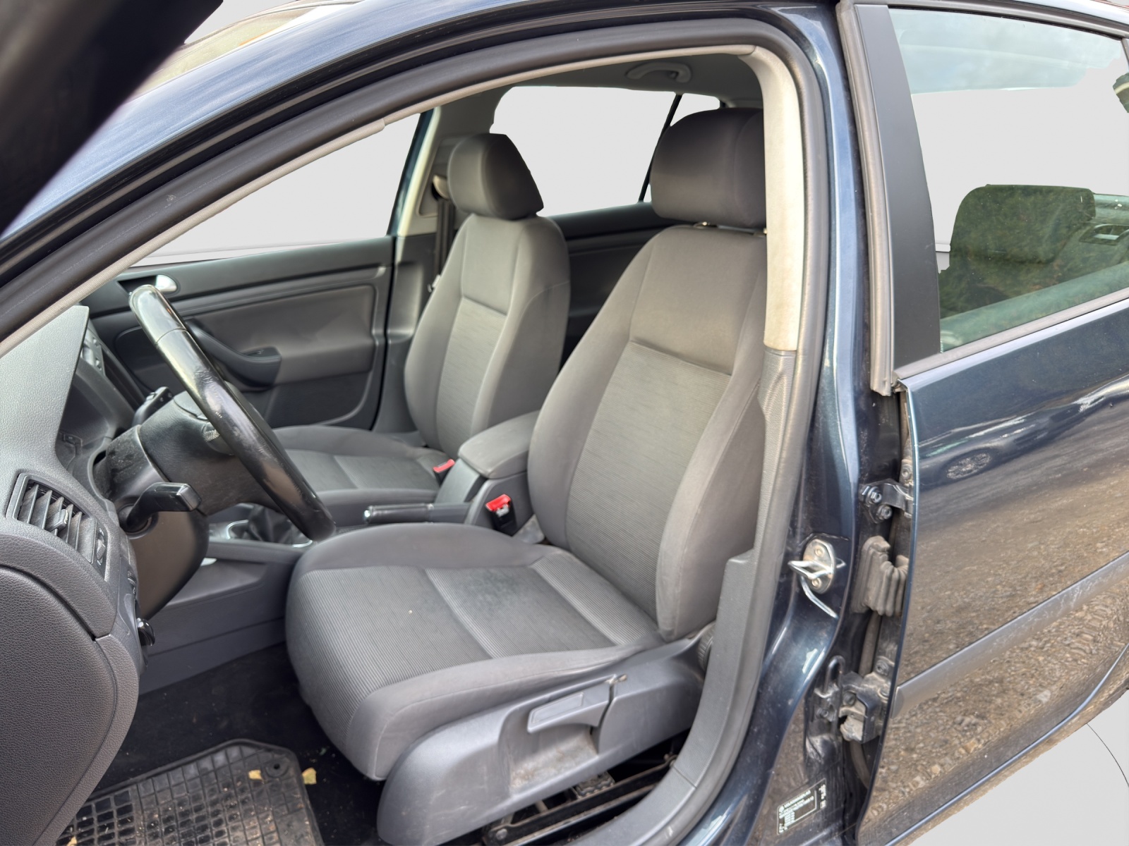 VW Golf 1.9 TDI Trendline 4Motion-image-10
