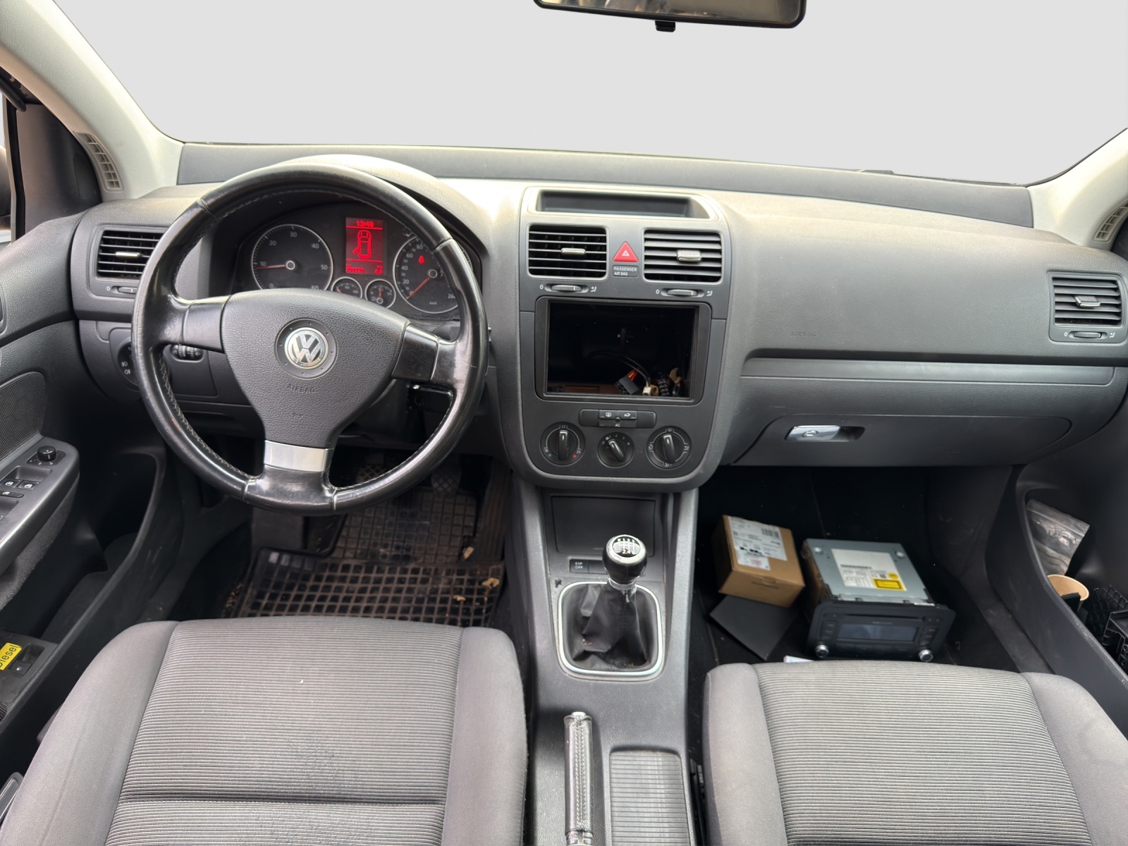 VW Golf 1.9 TDI Trendline 4Motion-image-6