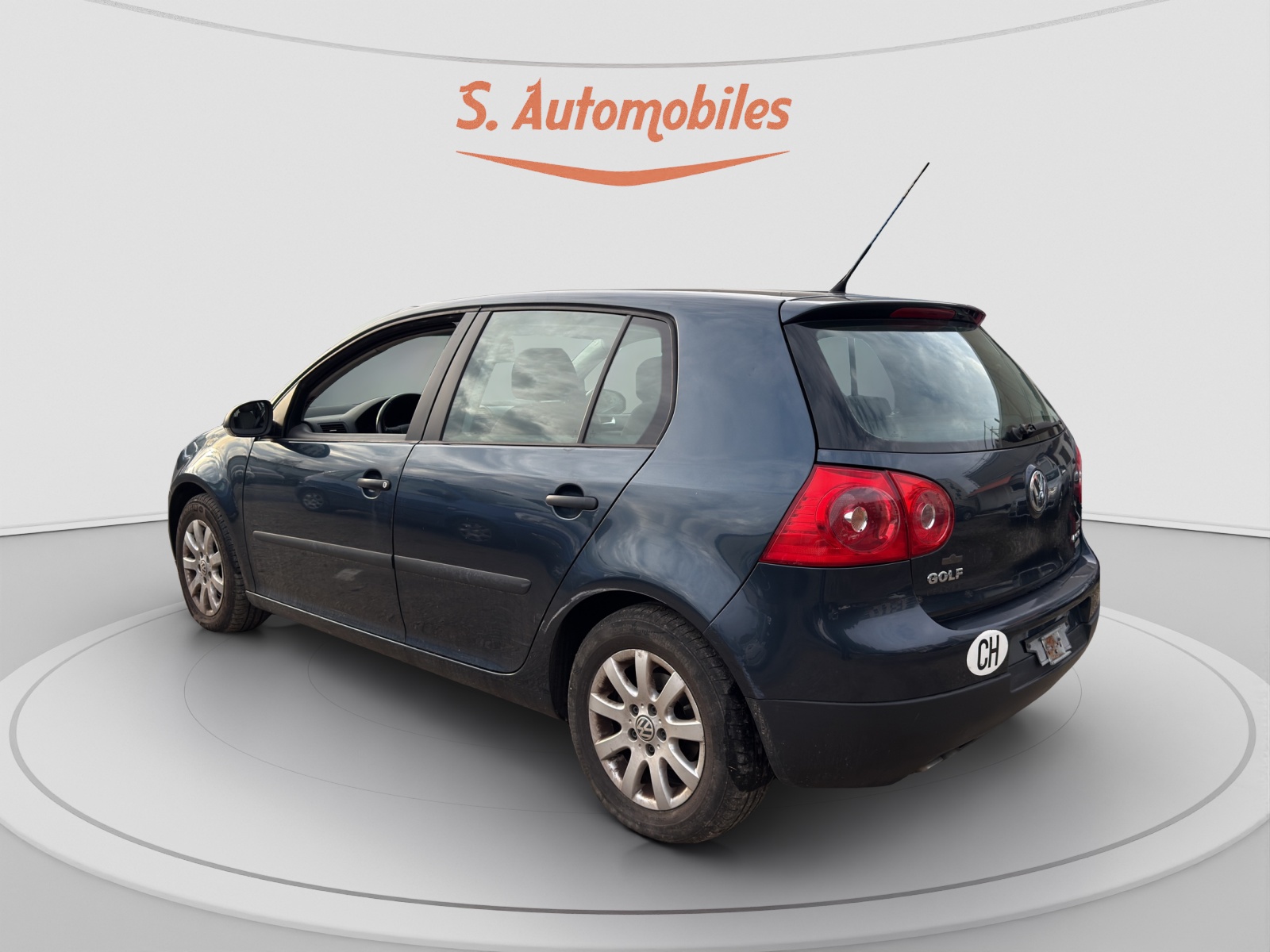 VW Golf 1.9 TDI Trendline 4Motion-image-2