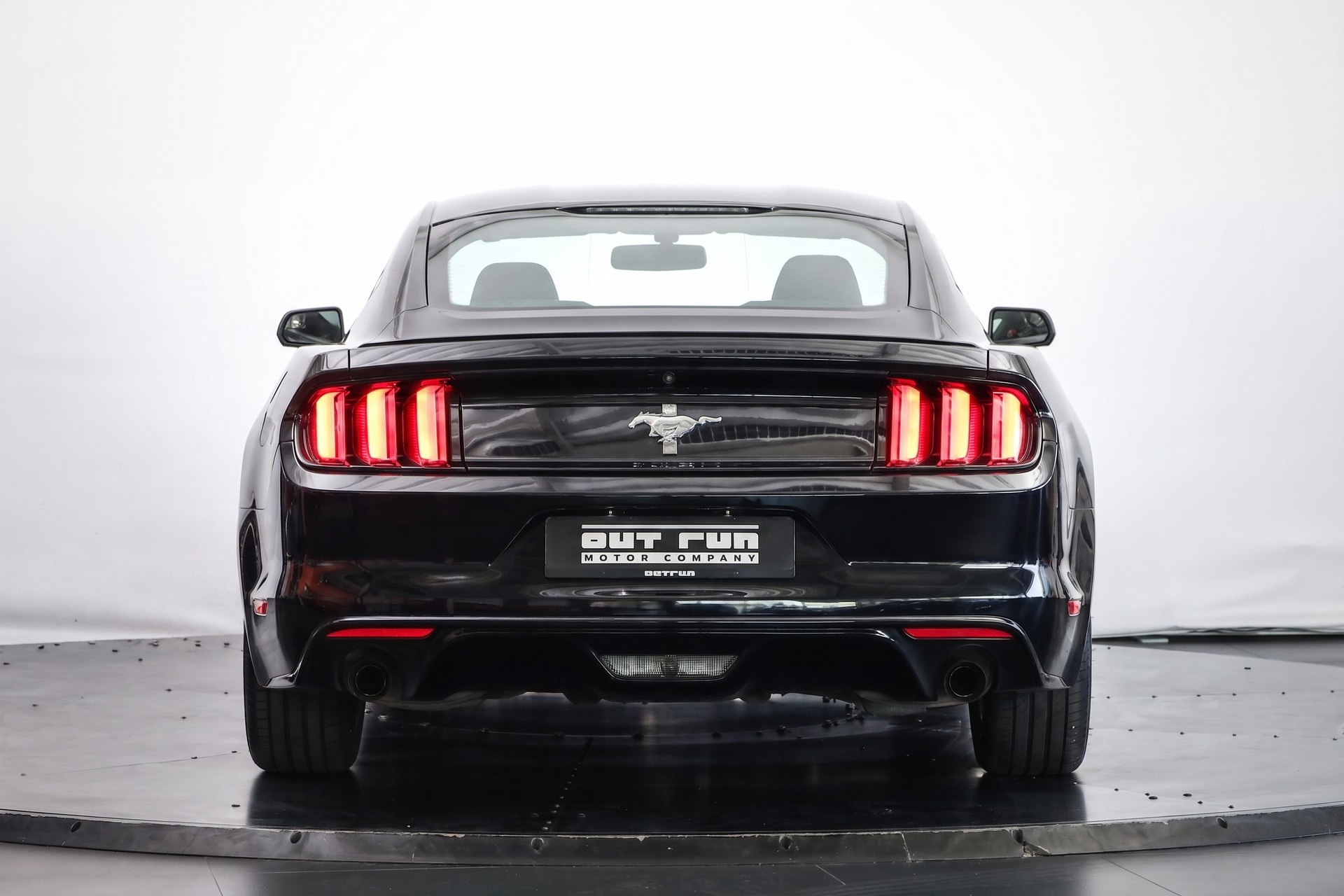 FORD Mustang Fastback 3.7 Automat-showroom-element-2