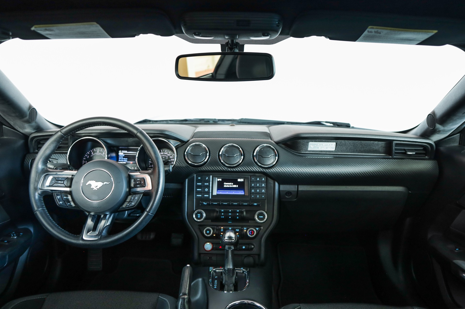 FORD Mustang Fastback 3.7 Automat-image-6