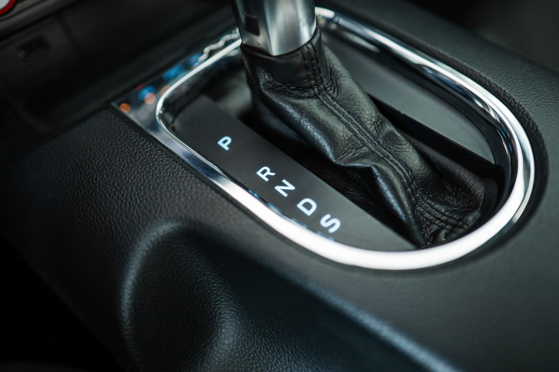 FORD Mustang Fastback 3.7 Automat-image-15