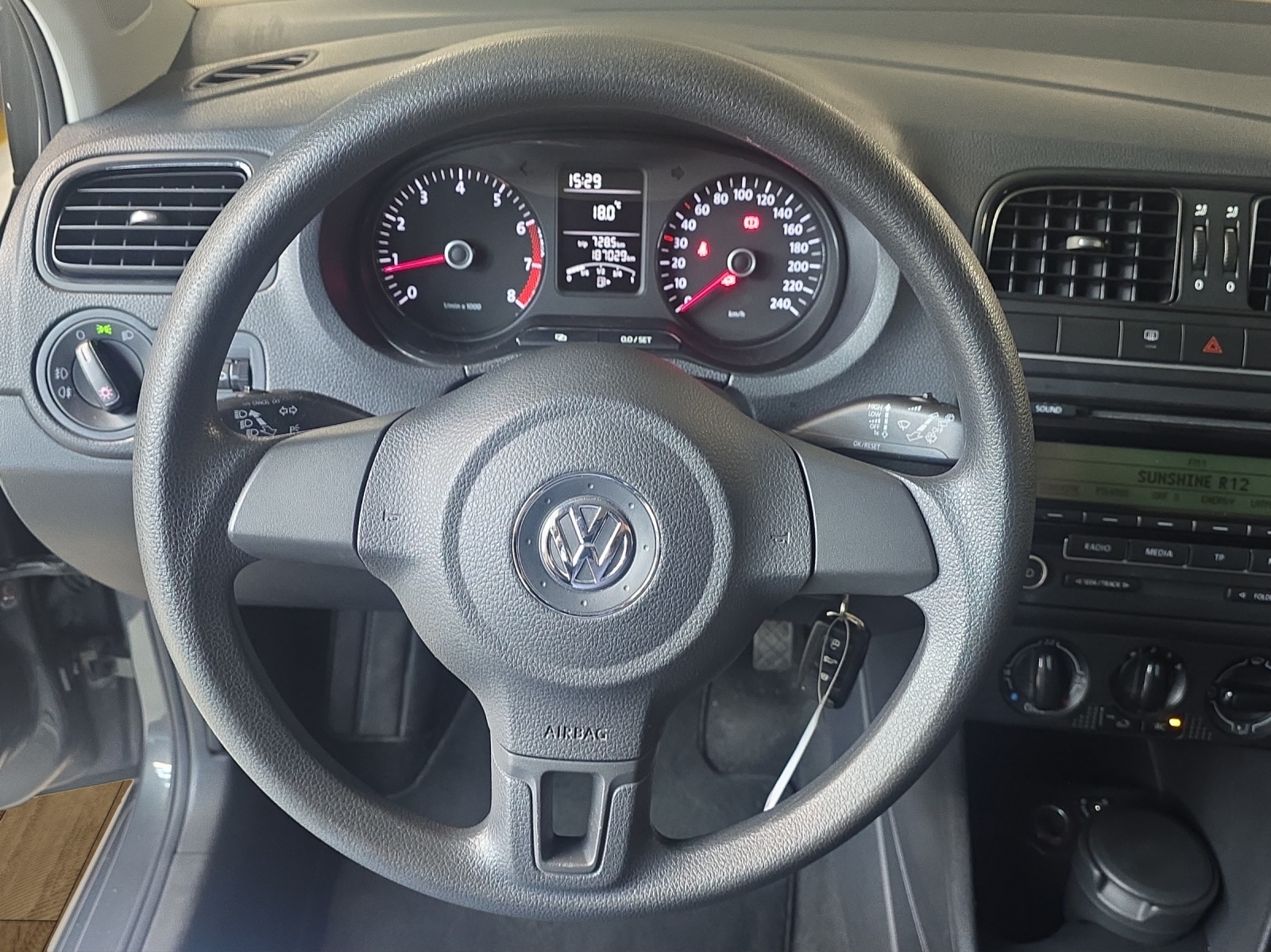 VW Polo 1.4 16V Trendline-image-11