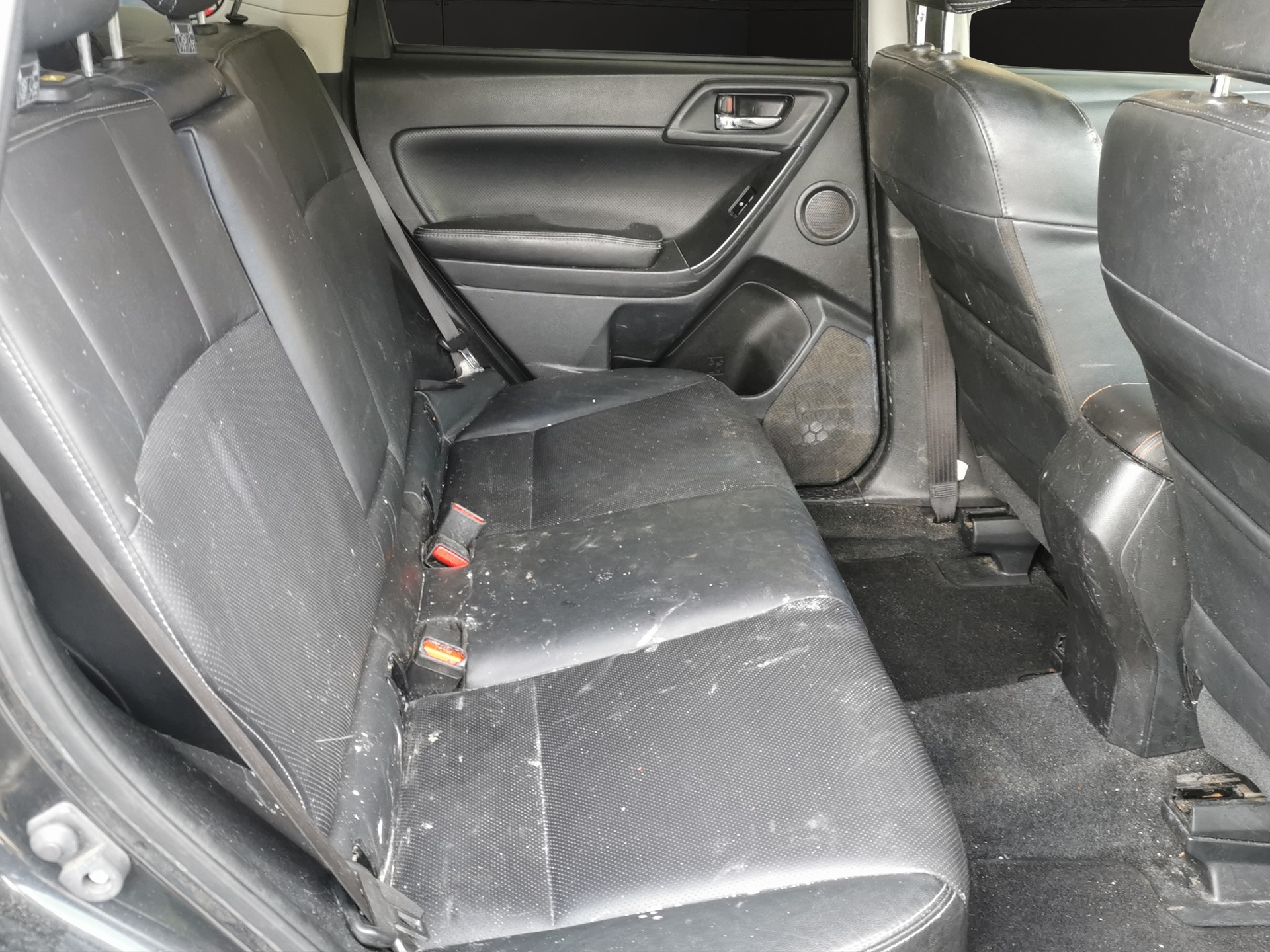 SUBARU Forester 2.0XT Luxury Lineartronic-image-15