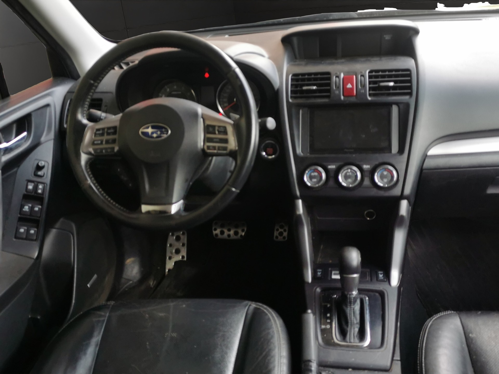 SUBARU Forester 2.0XT Luxury Lineartronic-image-16
