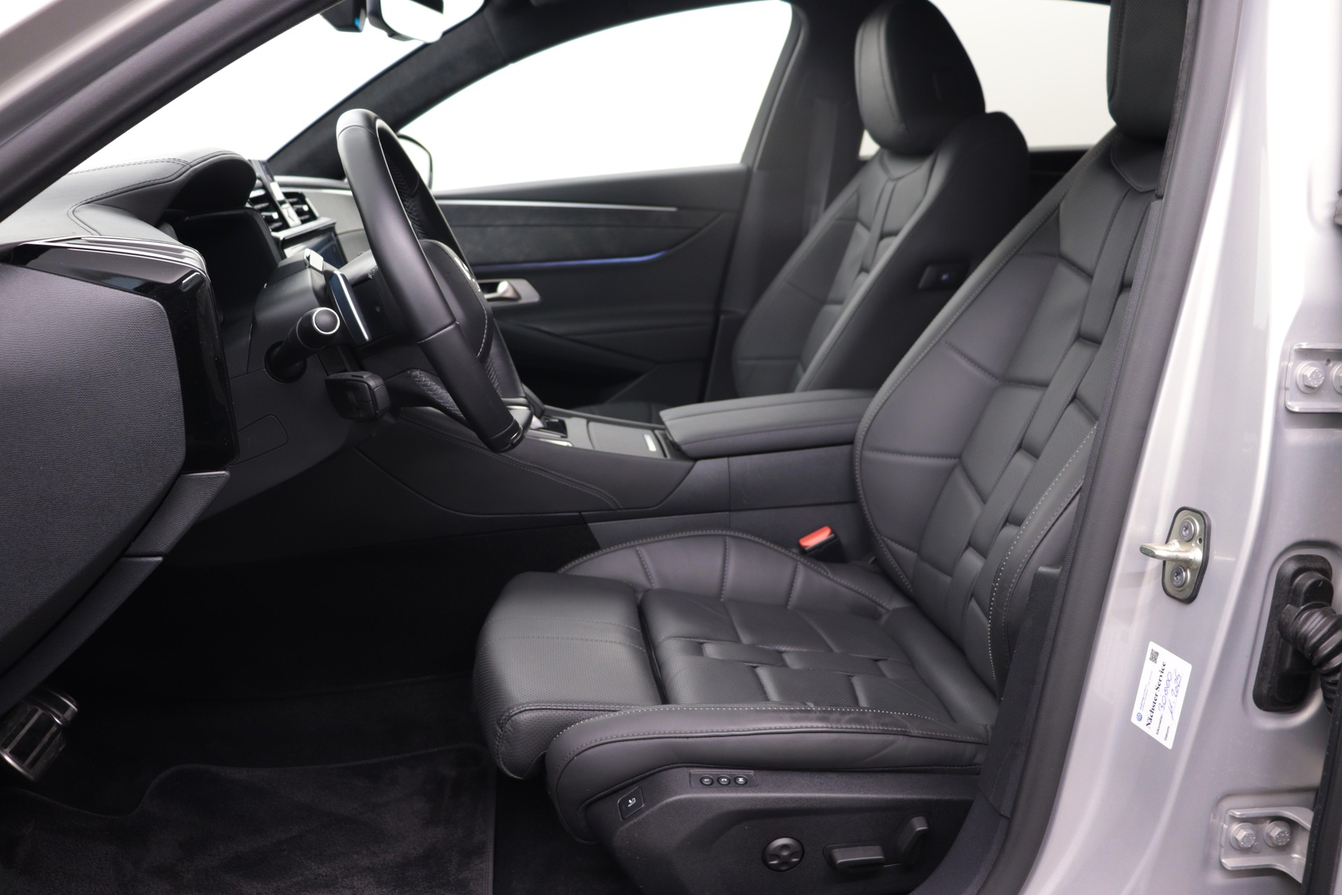 DS AUTOMOBILES 9 1.6 E-Tense Rivoli+ 4x4-showroom-element-2